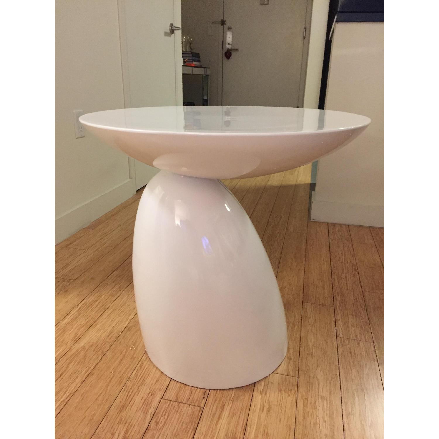 White Modern Wade Logan Jeffrey End Tables - image-0
