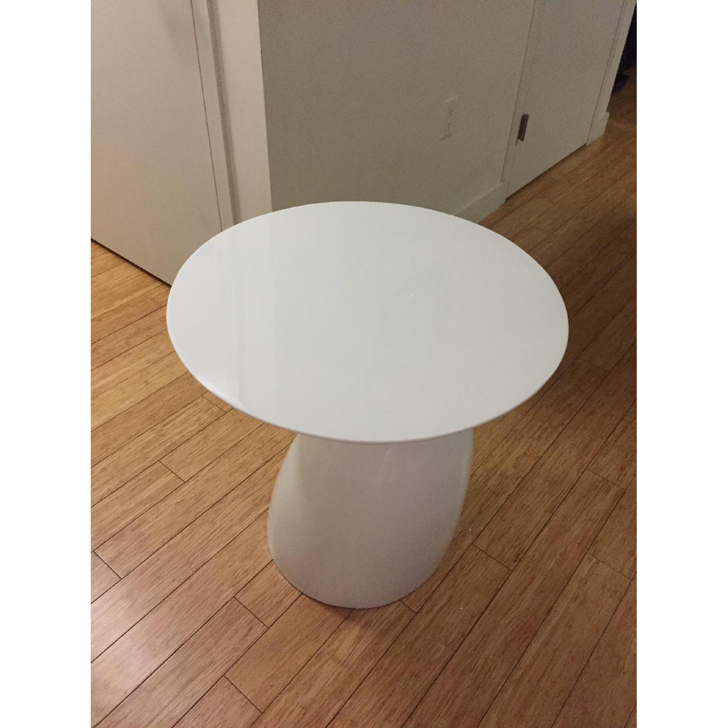 White Modern Wade Logan Jeffrey End Tables - image-2