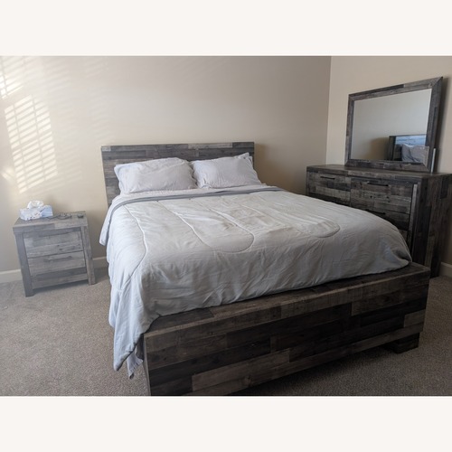Used Bench Craft Dark Gray Wood Queen Bed for sale on AptDeco