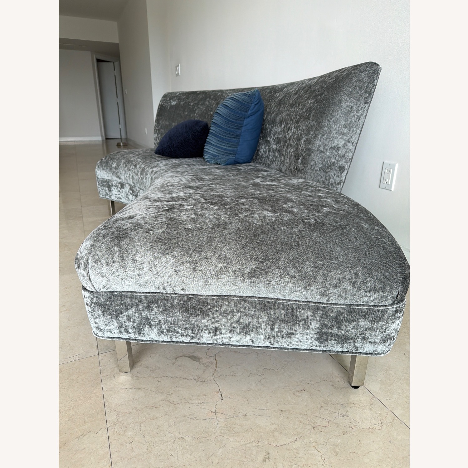 Mitchell Gold + Bob Williams Light Gray Fabric 2 Piece Sectional - image-6