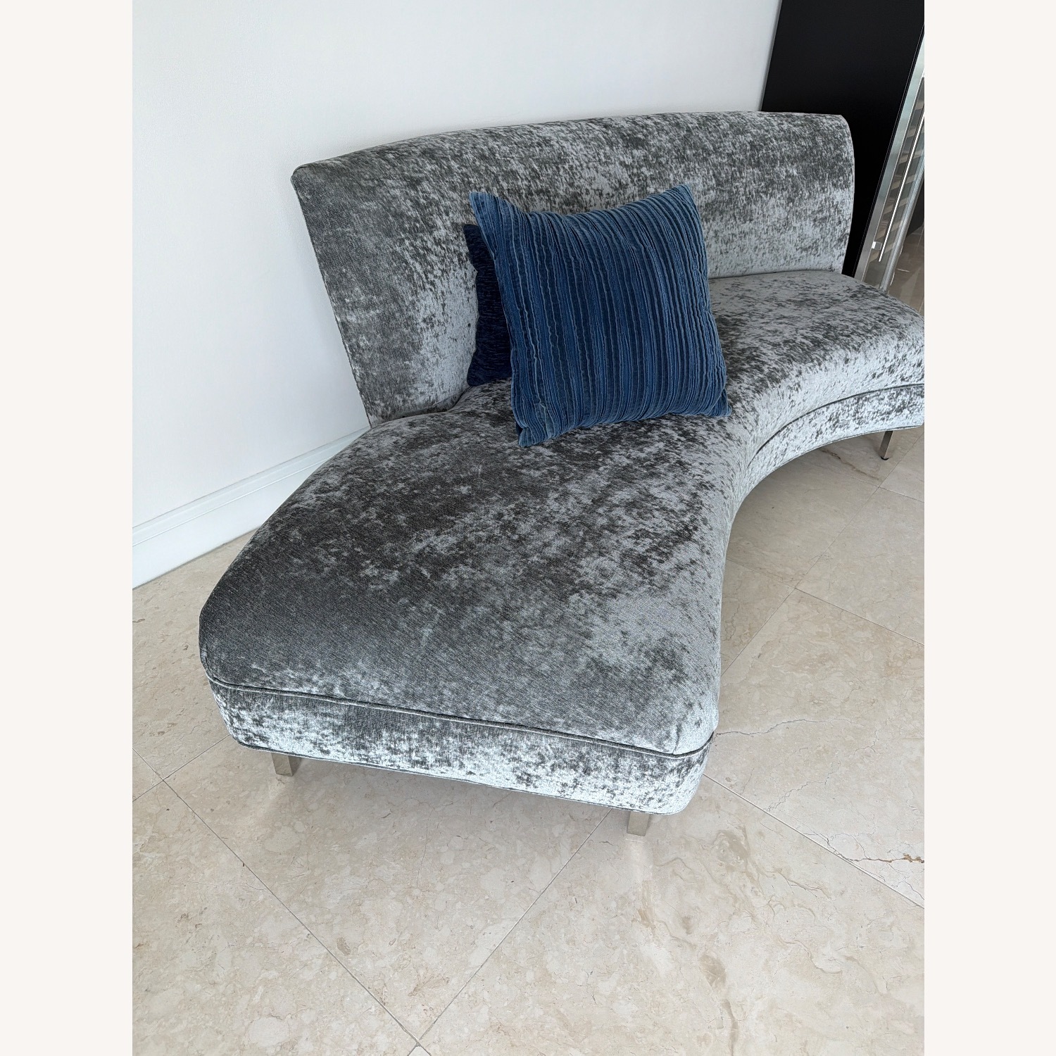 Mitchell Gold + Bob Williams Light Gray Fabric 2 Piece Sectional - image-5