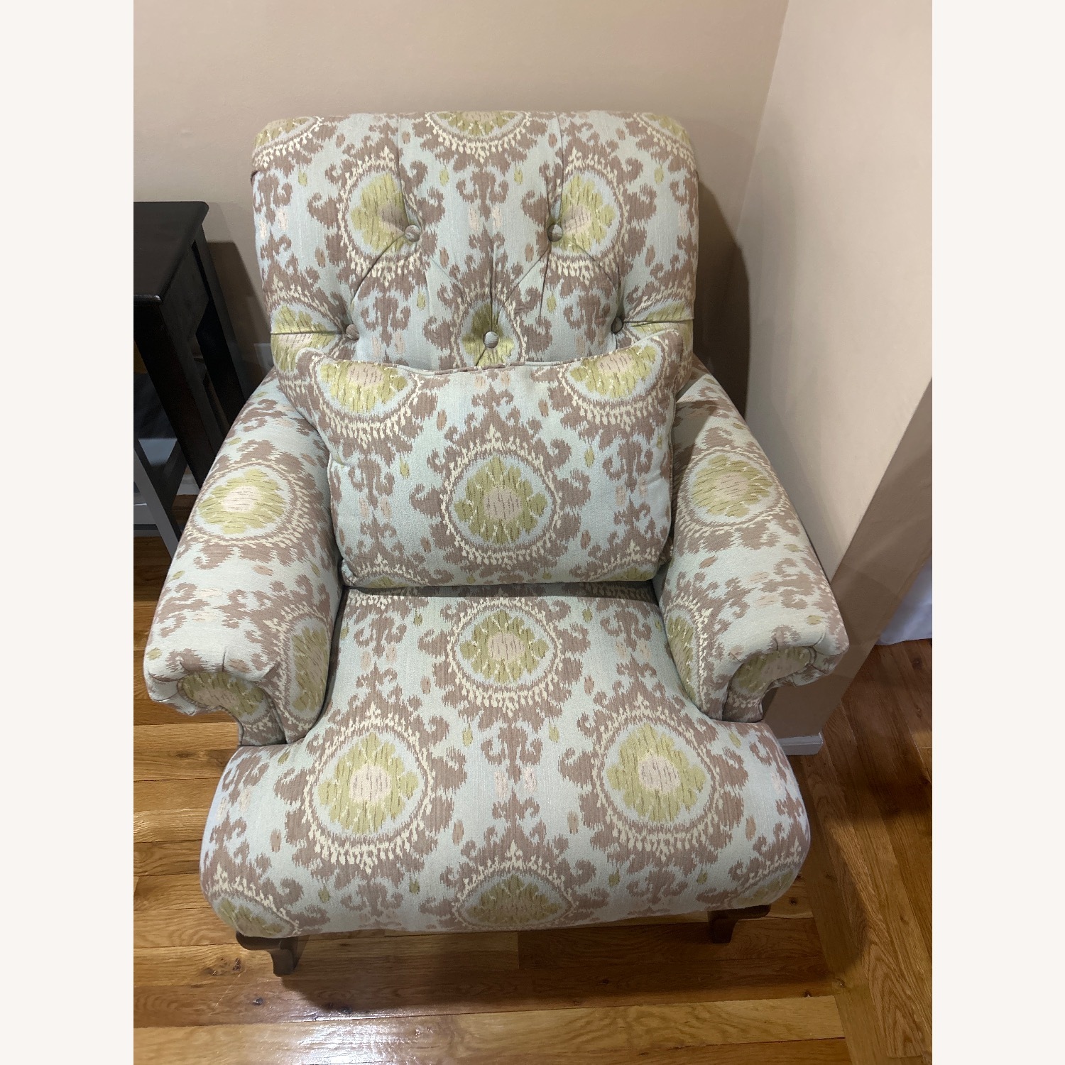 Accent Loveseat Curb Appeal - image-2