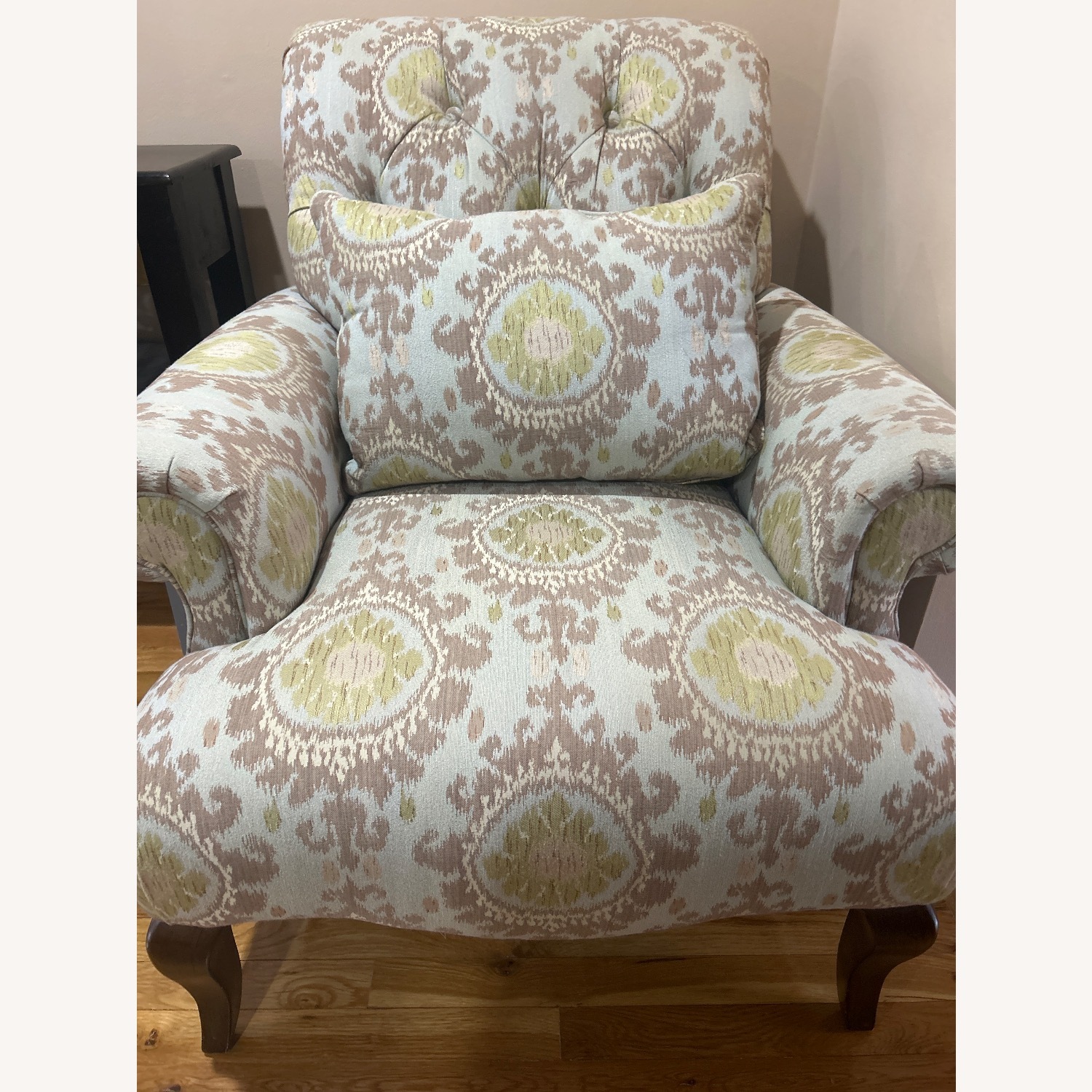 Accent Loveseat Curb Appeal - image-1