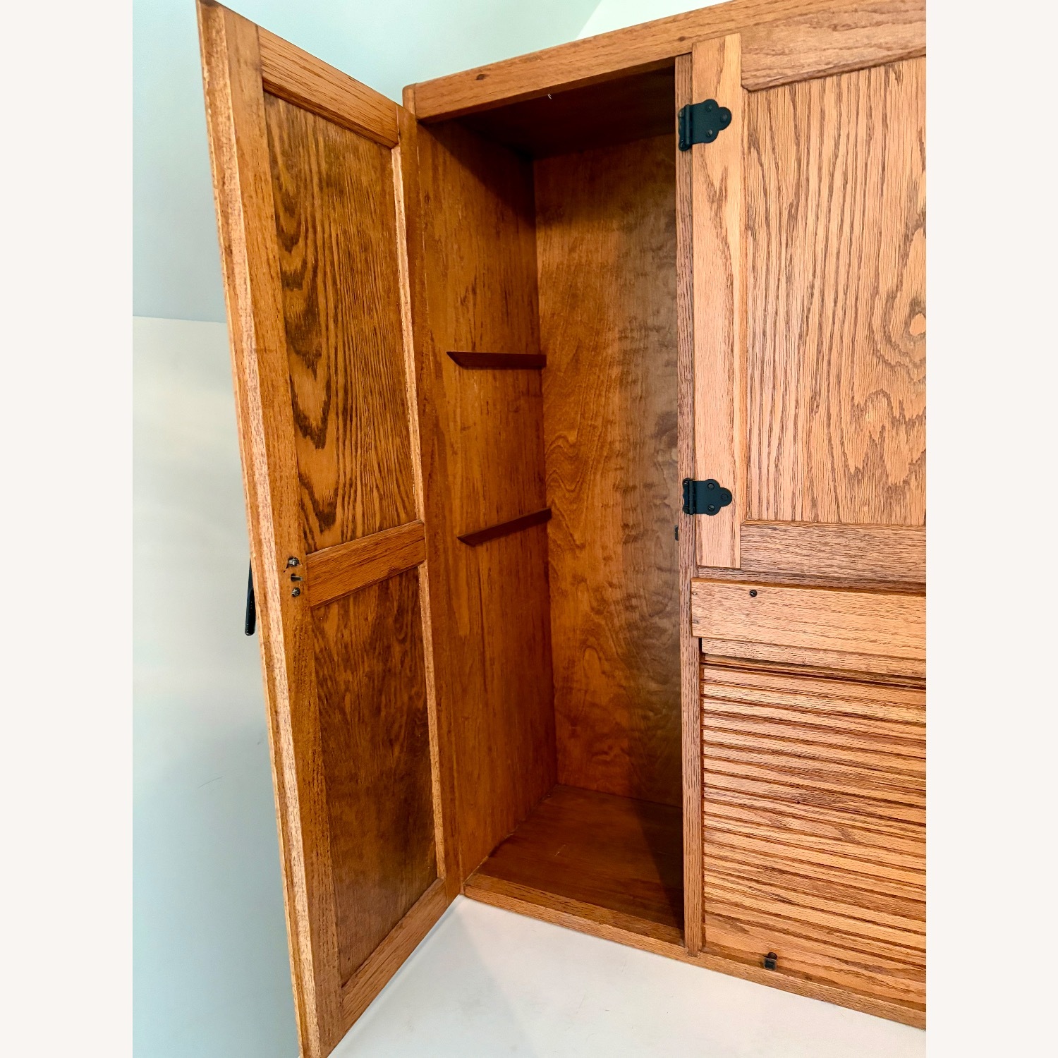 Vintage/Antique Light Brown Wood Sideboard - image-6