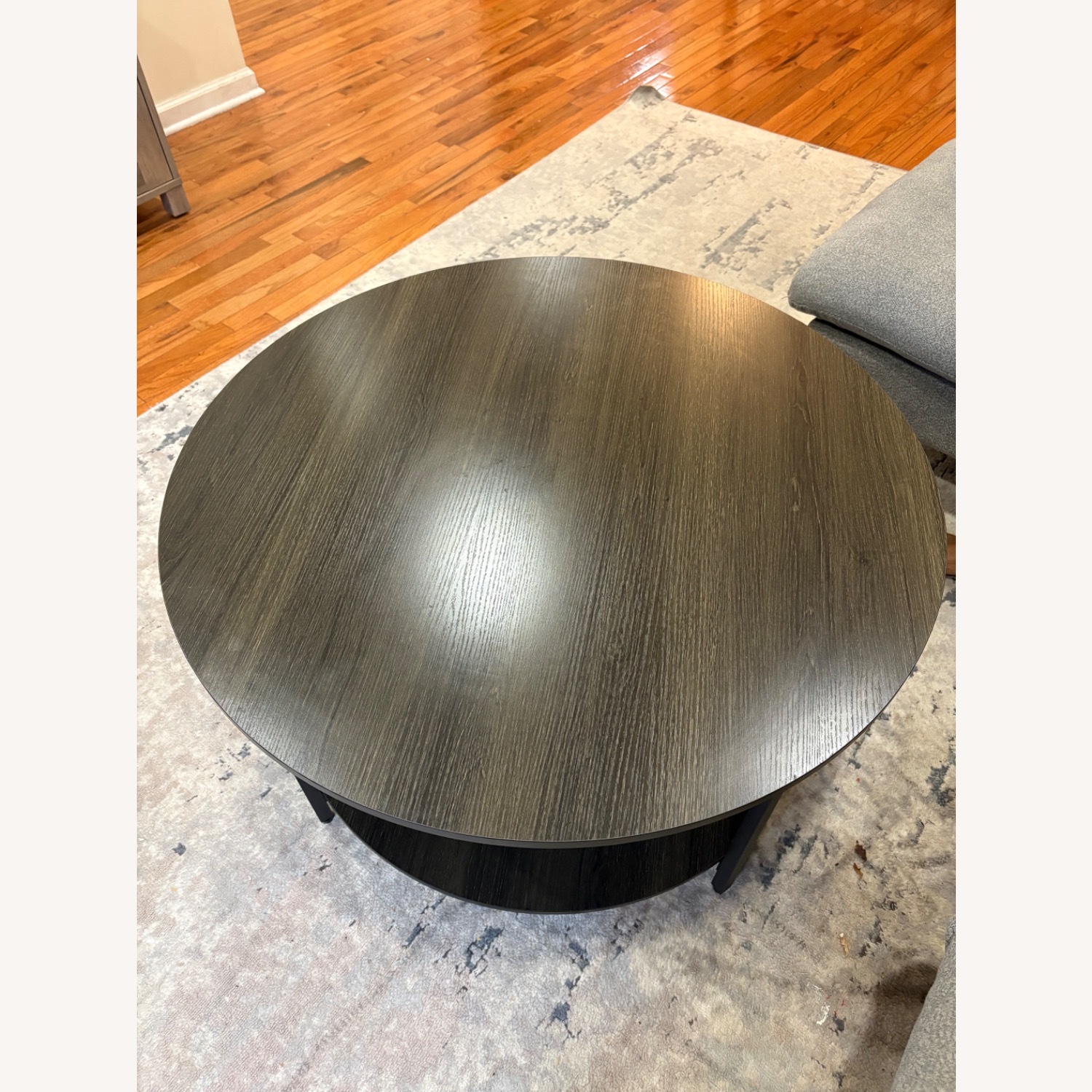 Round Coffee Table W Lift Top Storage- Like New! - image-4