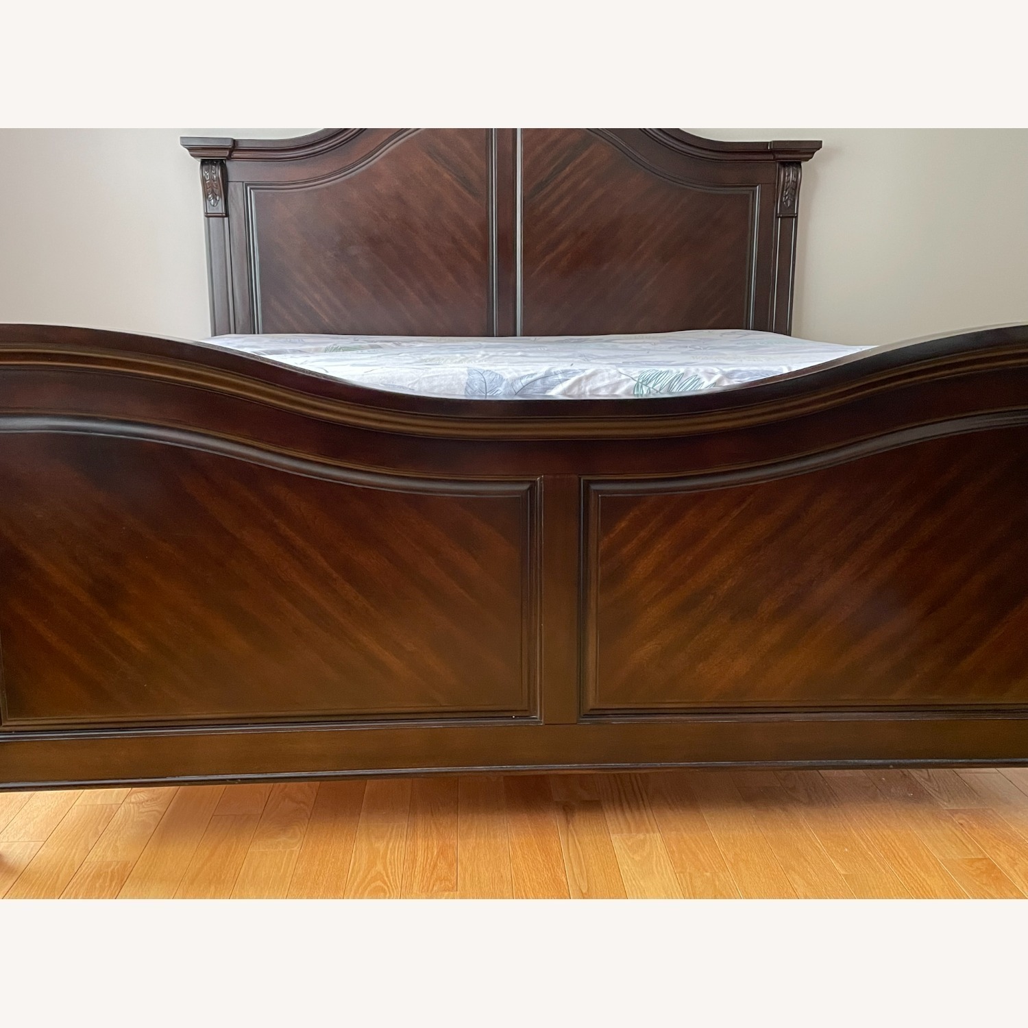 New Classic Furniture Co Dark Brown Wood King Bed - image-2