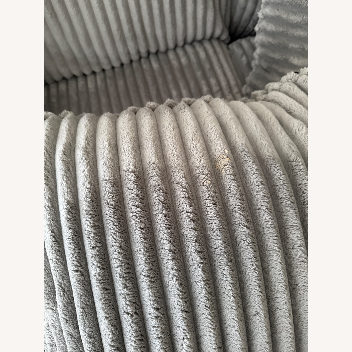 Ashley Furniture Lindyn Light Gray 2 Piece Sectional - image-3