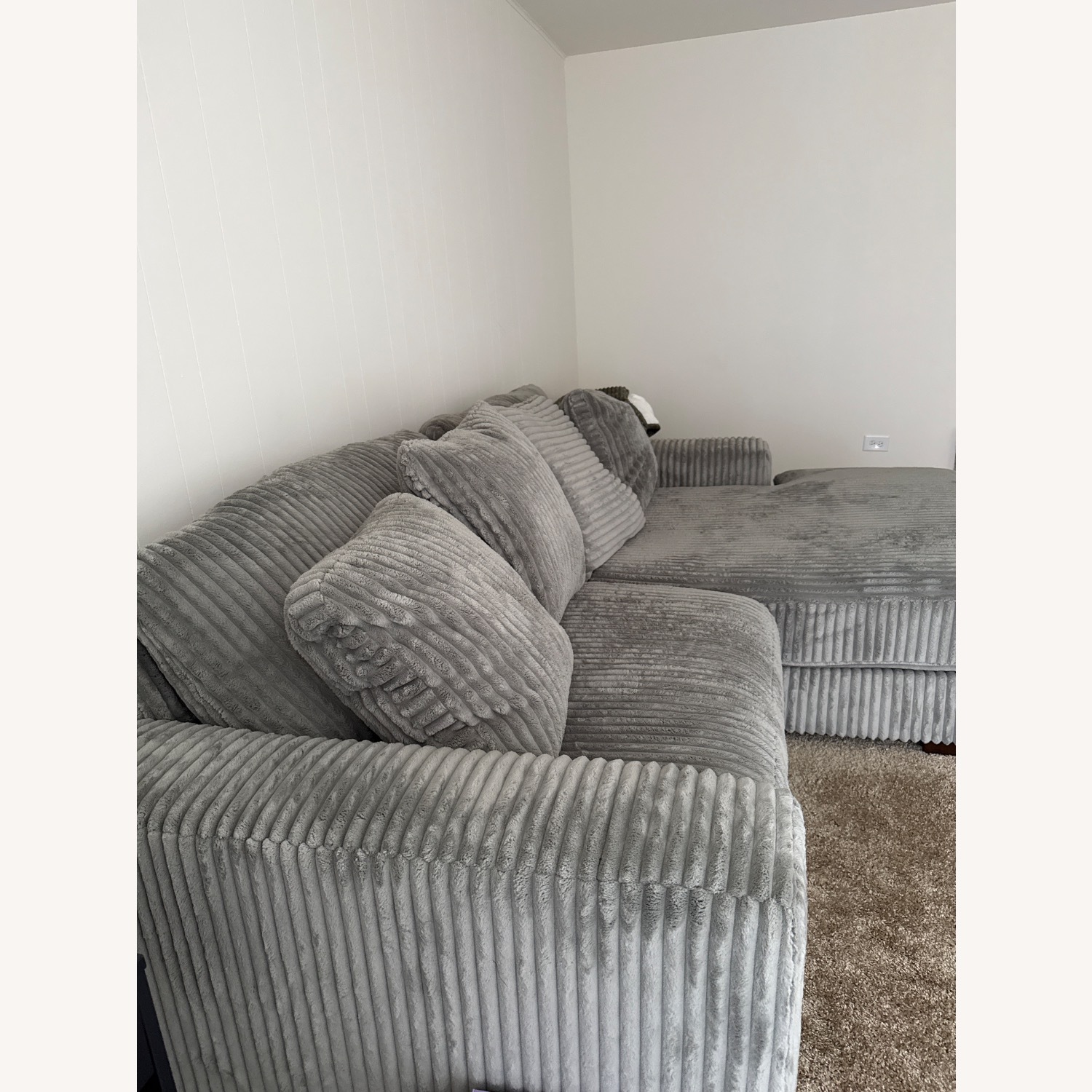 Ashley Furniture Lindyn Light Gray 2 Piece Sectional - image-2