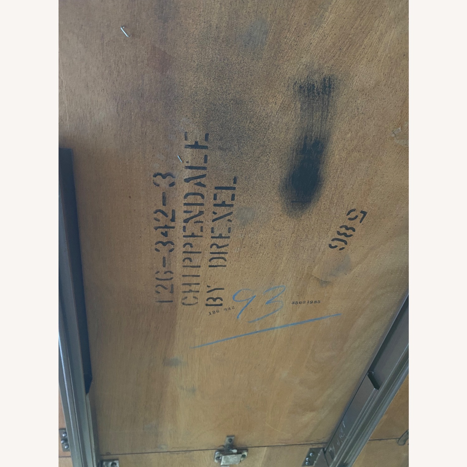 ✨ Gorgeous Vintage China Cabinet ✨ - image-9