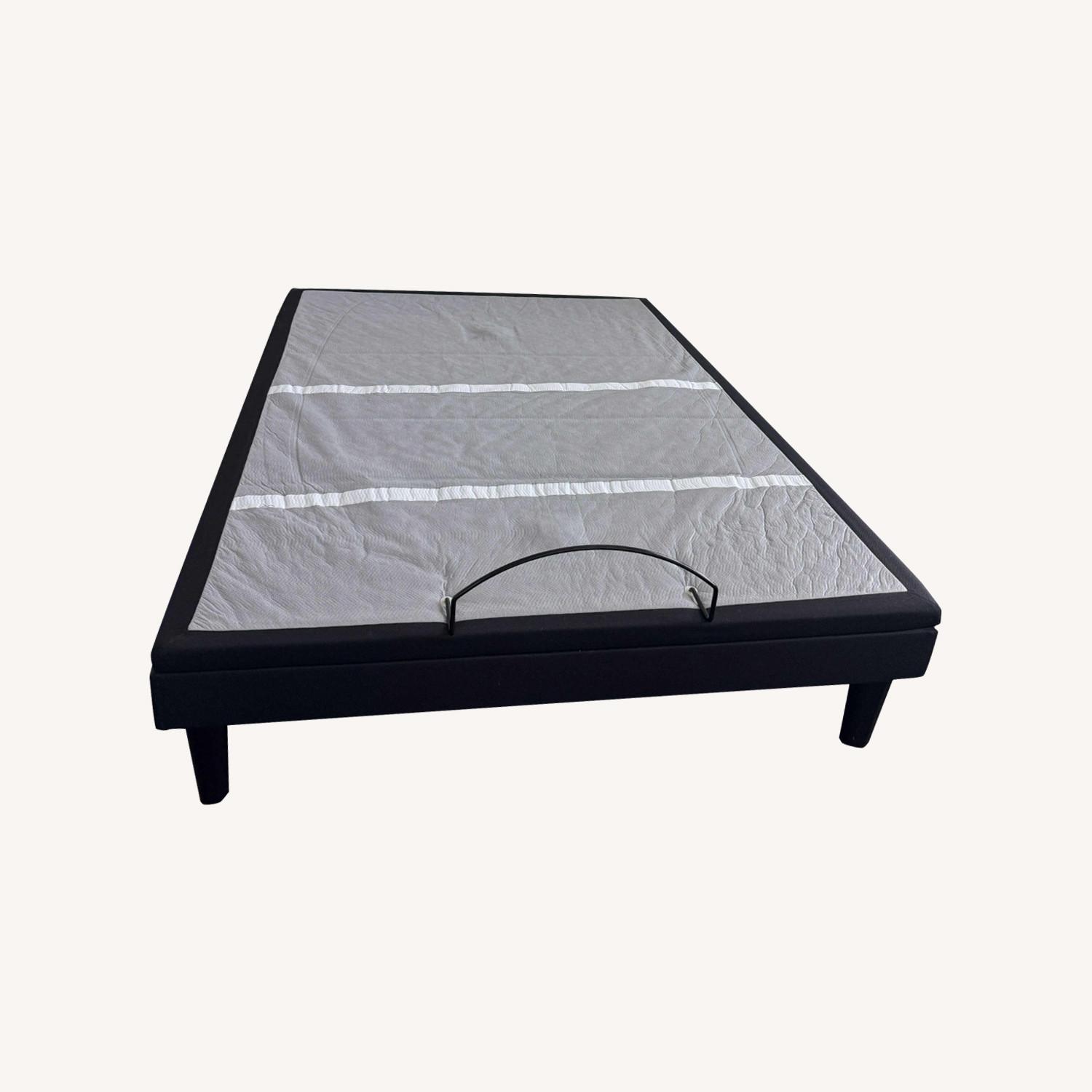 Leggett & Platt 500 Series Queen Adjustable Bed - AptDeco