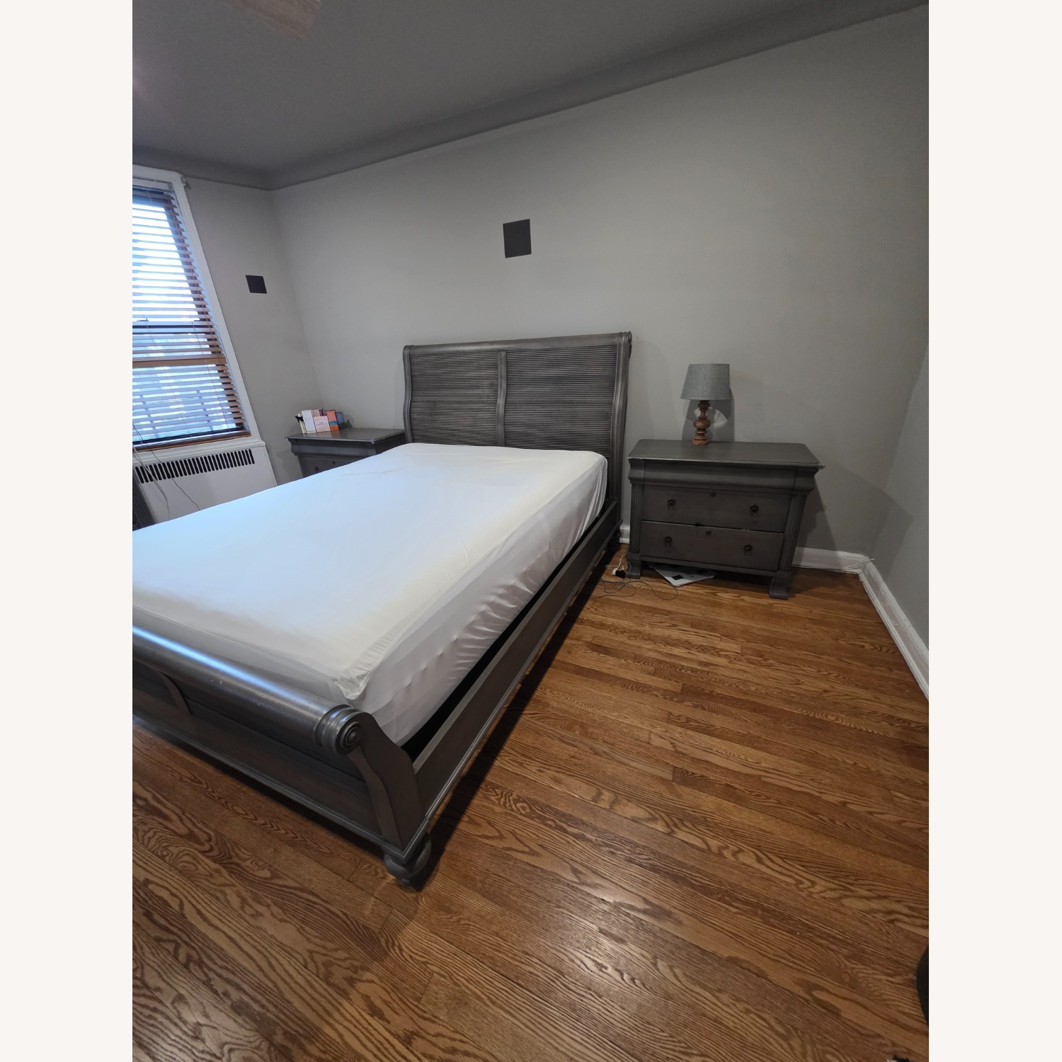 Ethan Allen Kingston Dark Gray Wood Queen Bed - image-2