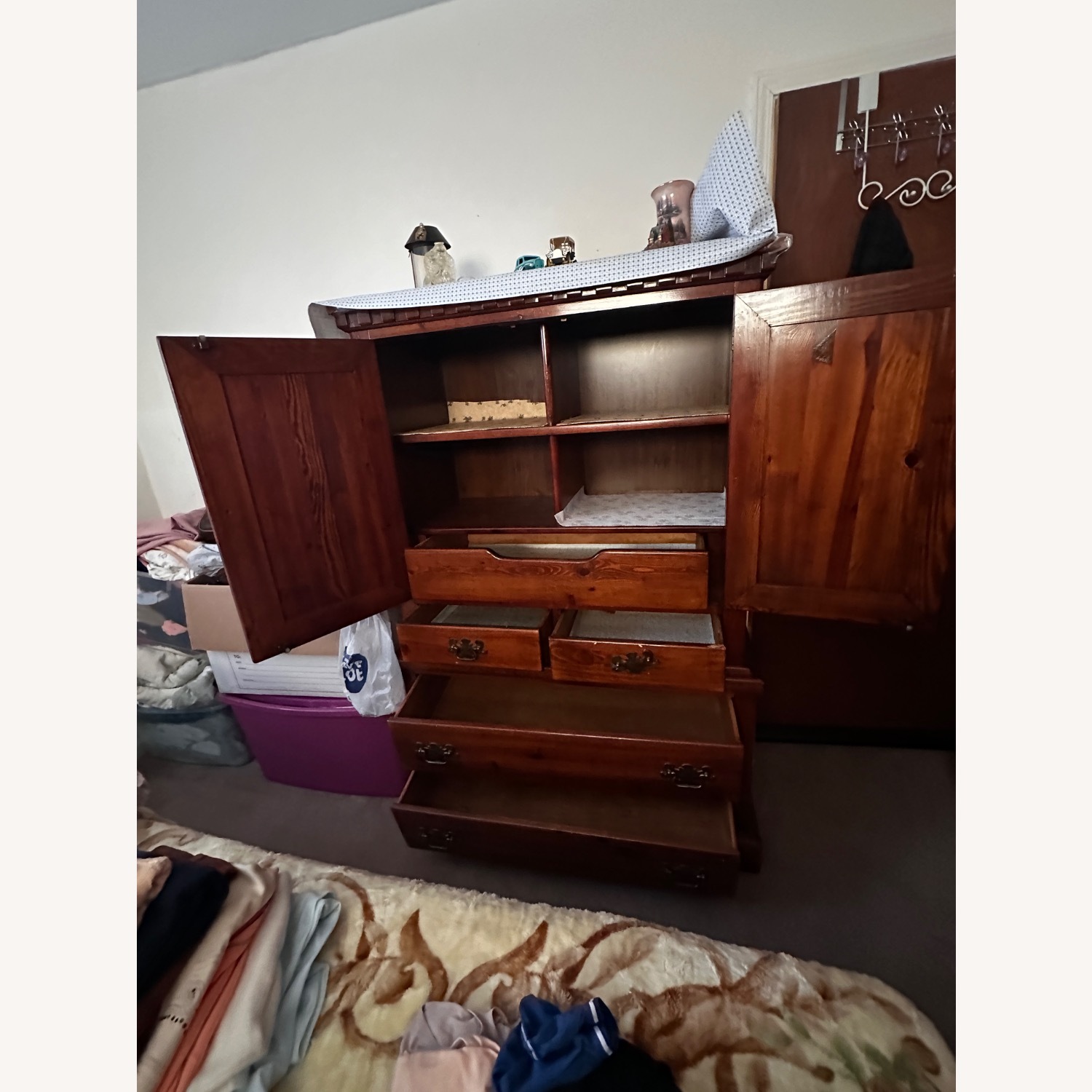 Link-Taylor Mahogany Dresser - image-1