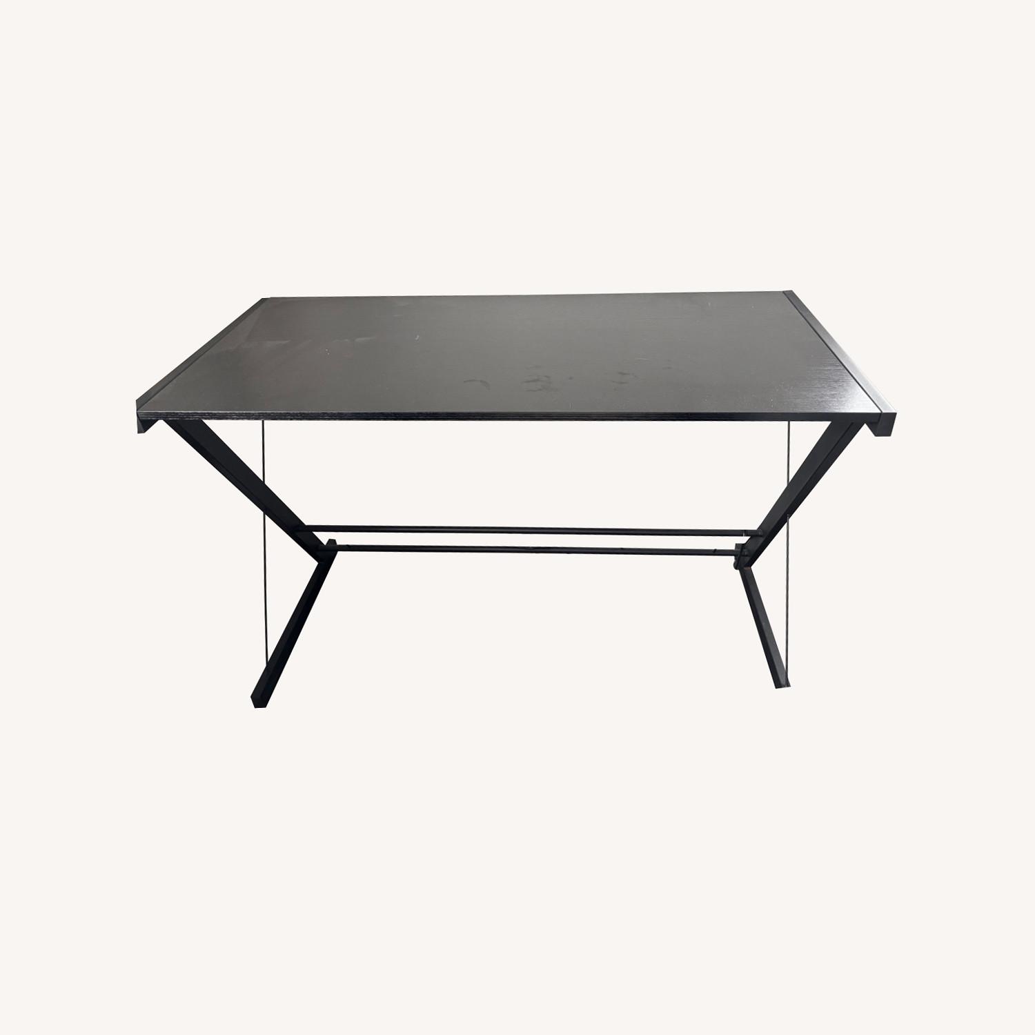 Black Desk - image-0