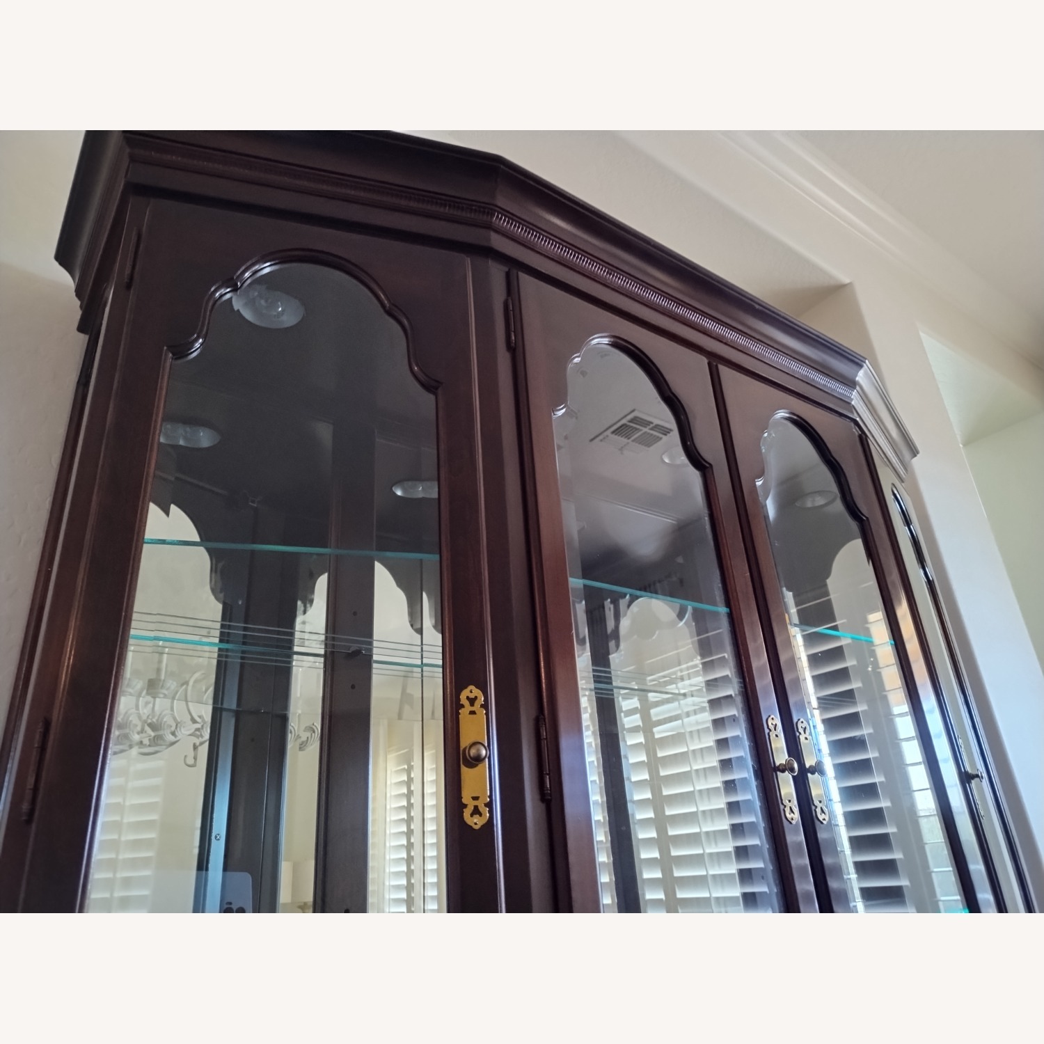 Ethan Allen Georgian Court China Cabinet - image-5