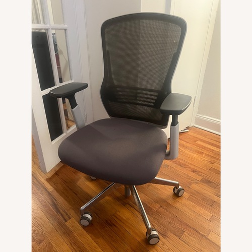 Used Staples Ergonomic Light Gray Office Chair for sale on AptDeco