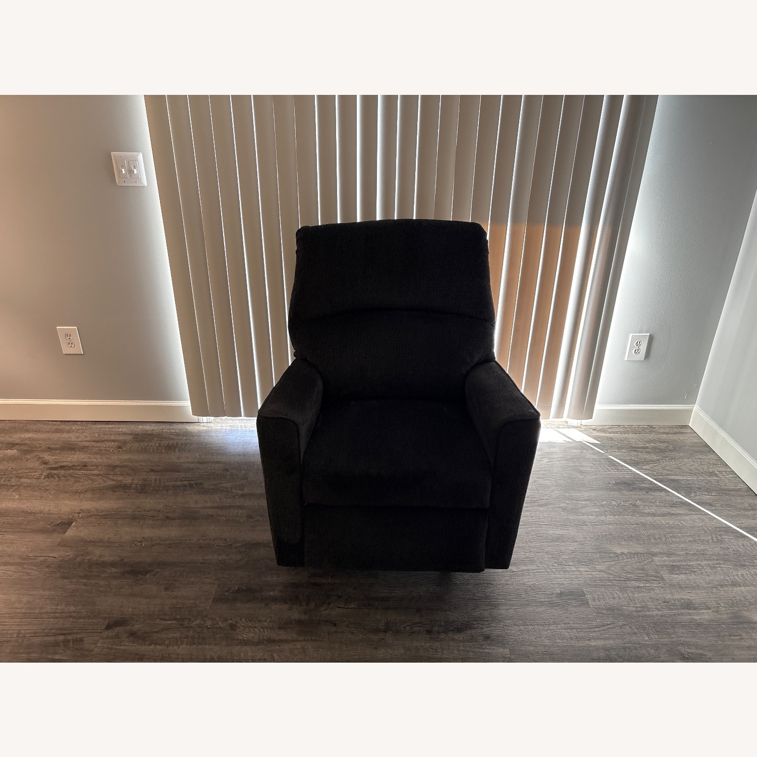 Ashley Furniture Altari Manual Recliner - image-2