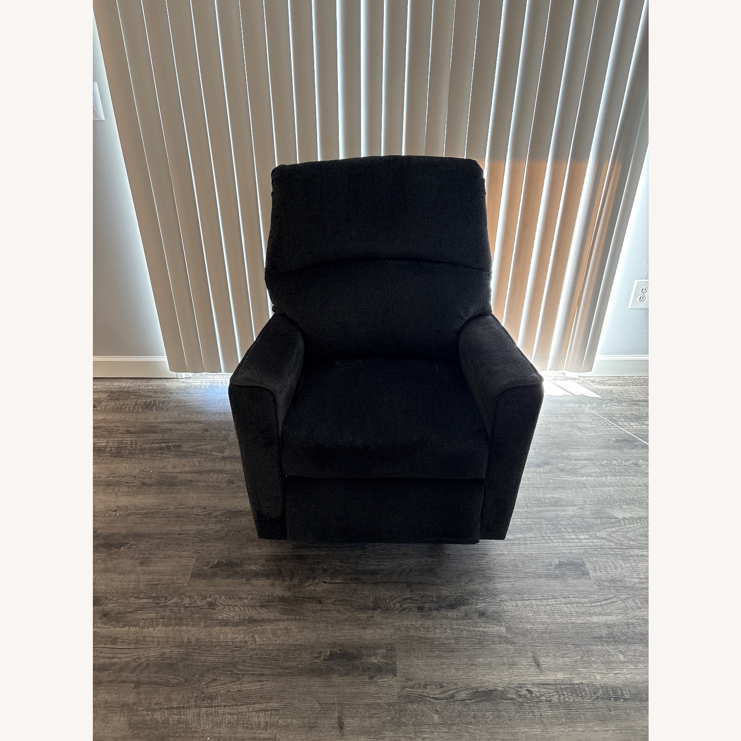 Ashley Furniture Altari Manual Recliner - image-1