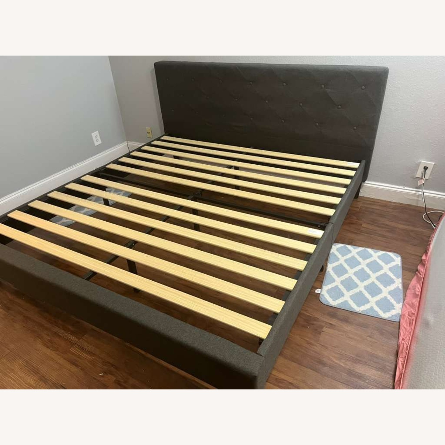 ZINUS Shalini Dark Gray Wood King Bed - image-3