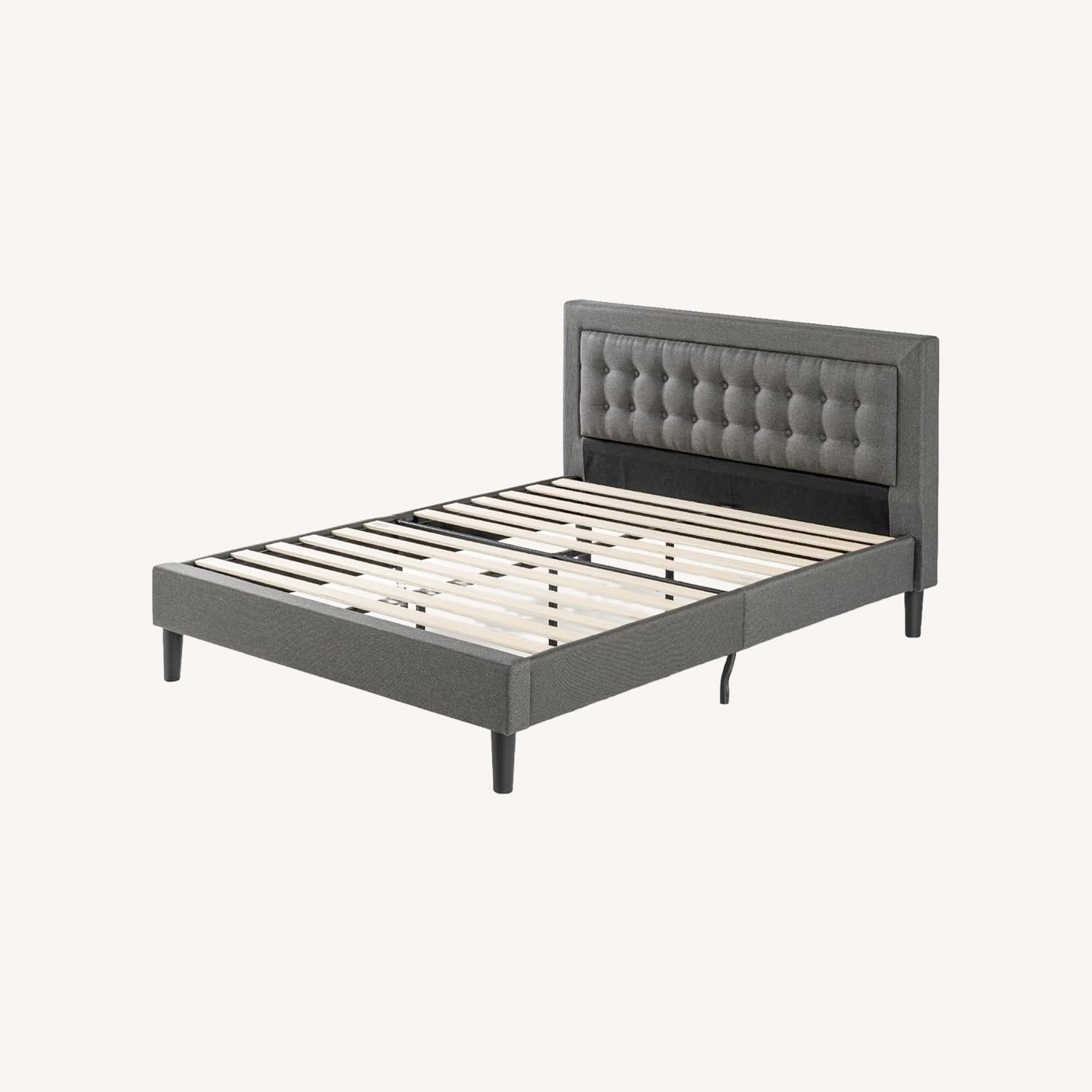 Zinus Dachelle Dark Gray Queen Bed - image-0