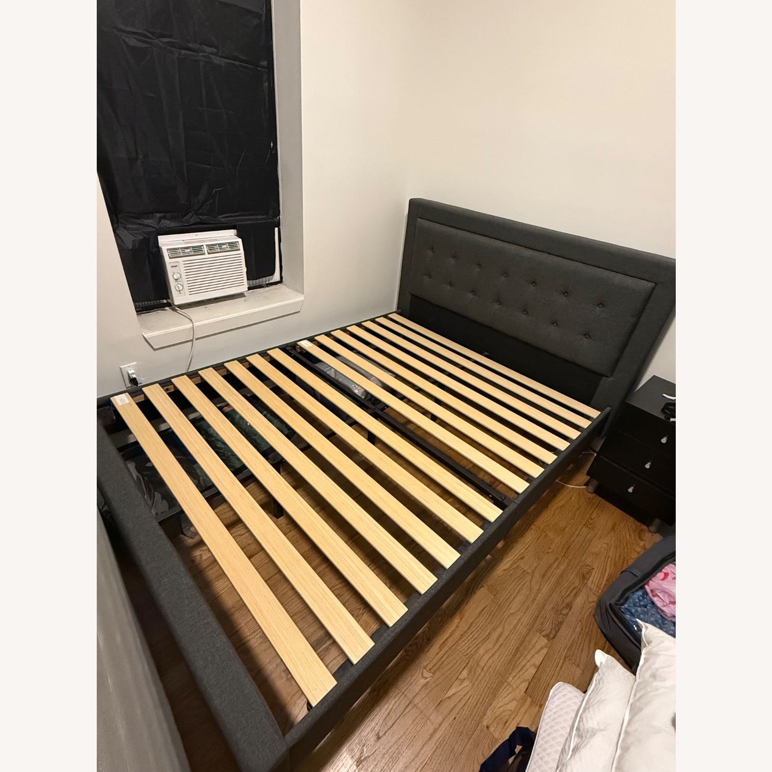 Zinus Dachelle Dark Gray Queen Bed - image-2