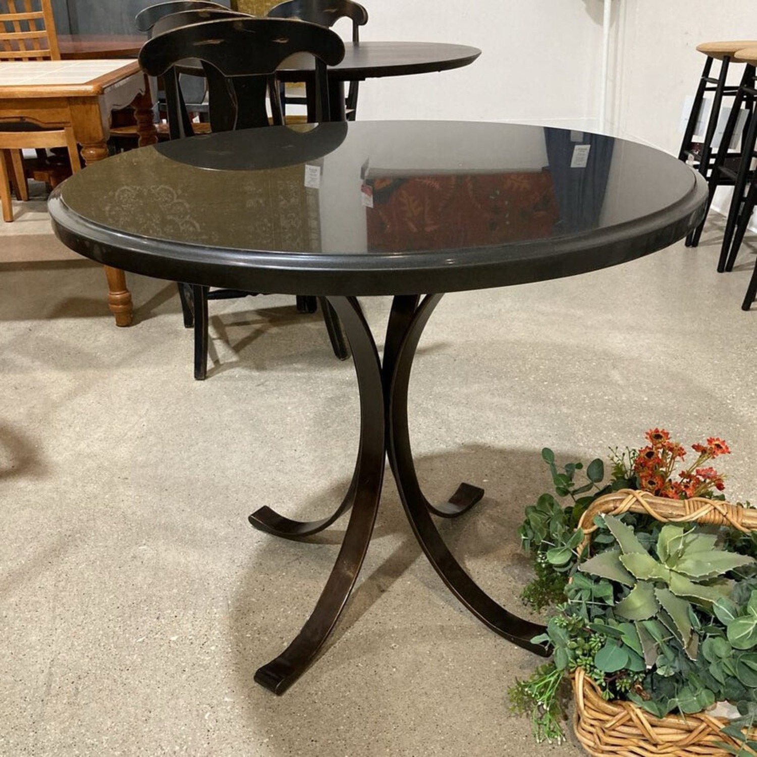 Metal Base Tulip W Granite Top Dining Table - image-2