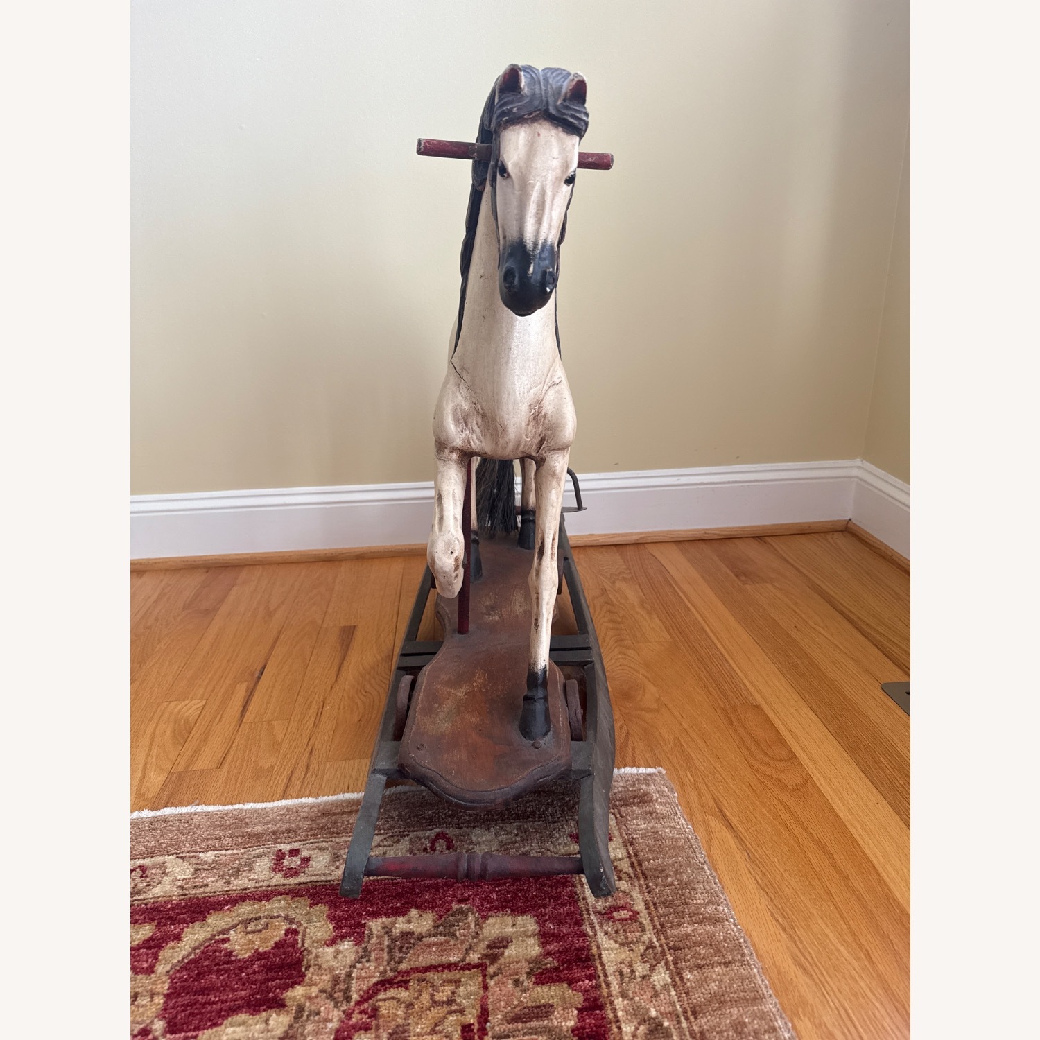 White Wood Décor - image-2