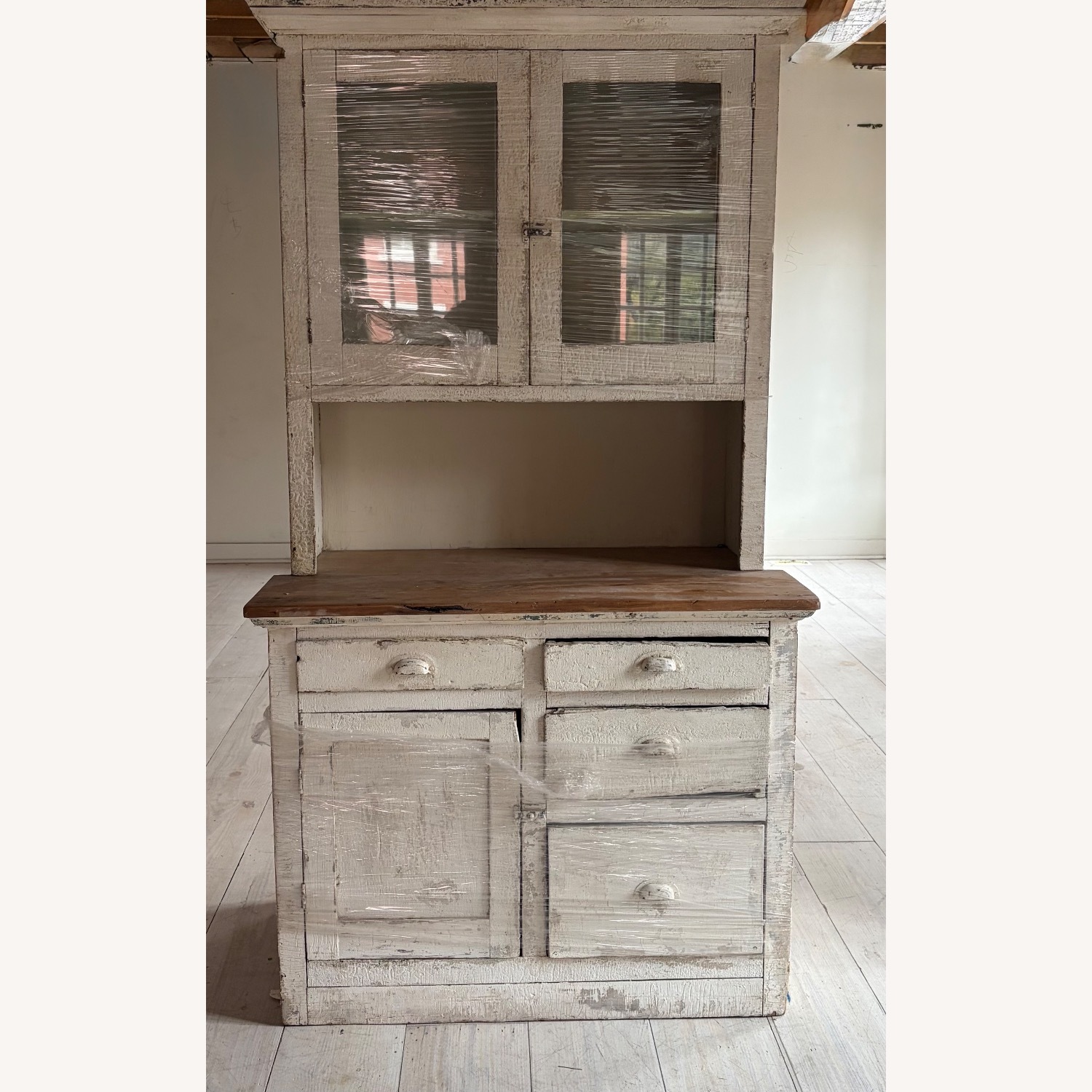 Vintage Kitchenette - image-5