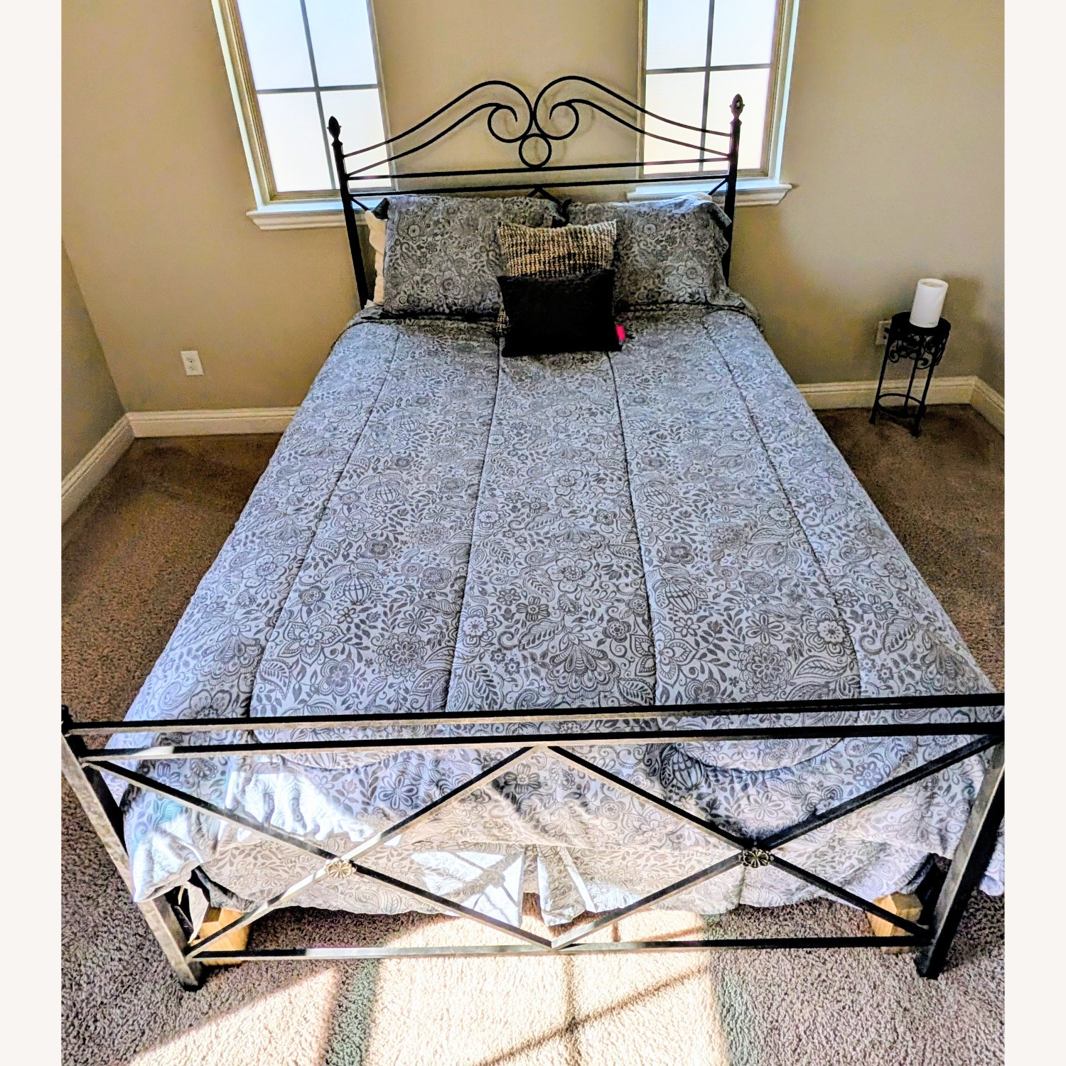 Elegant Wrought Iron Queen Bed Frame - image-3