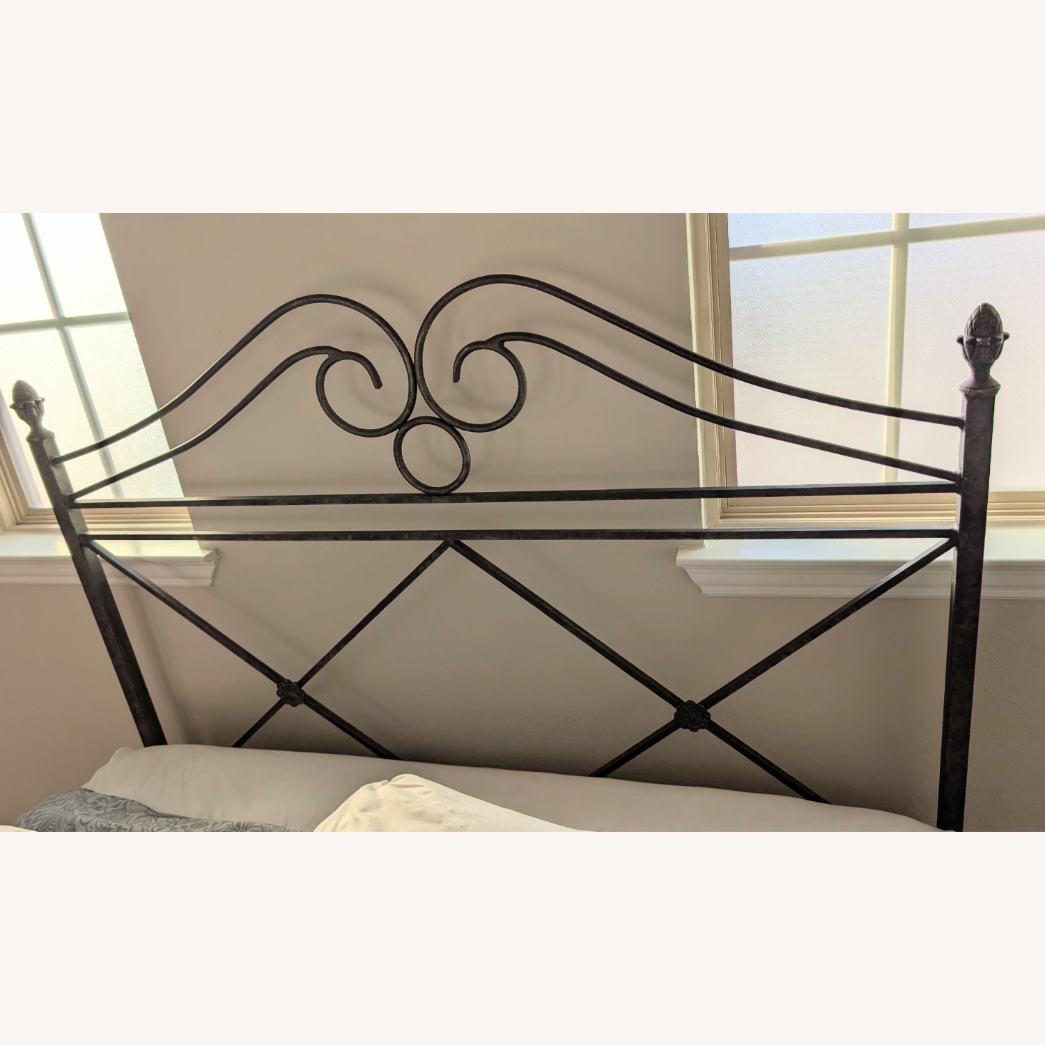 Elegant Wrought Iron Queen Bed Frame - image-4