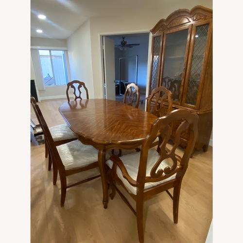 Used Traditional Wood Dining Sets for sale on AptDeco