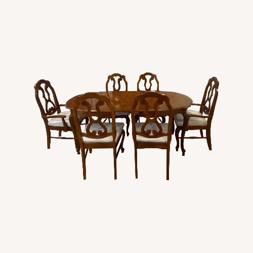 Used Traditional Wood Dining Sets for sale on AptDeco