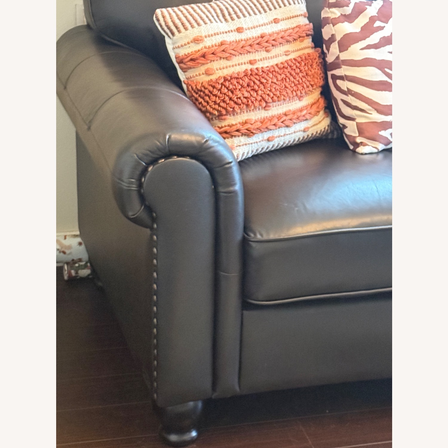 Genuine Leather Sofa - image-4