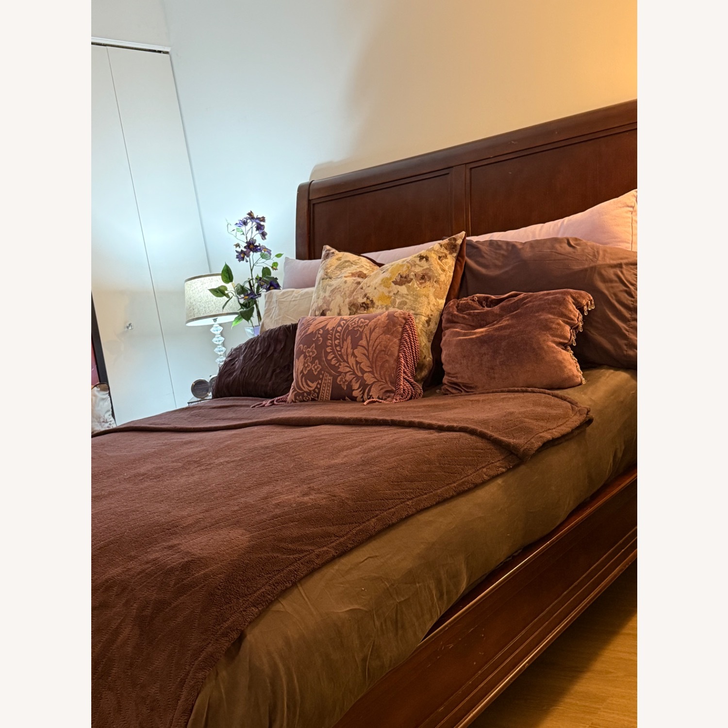 Vintage Solid Wood Sleigh Bed, Queen Size  - image-2