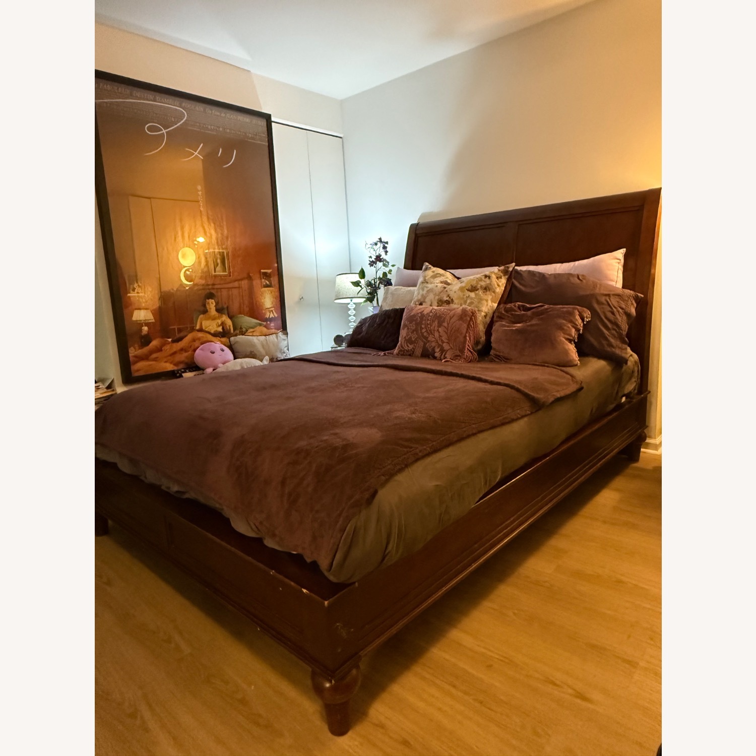 Vintage Solid Wood Sleigh Bed, Queen Size  - image-14