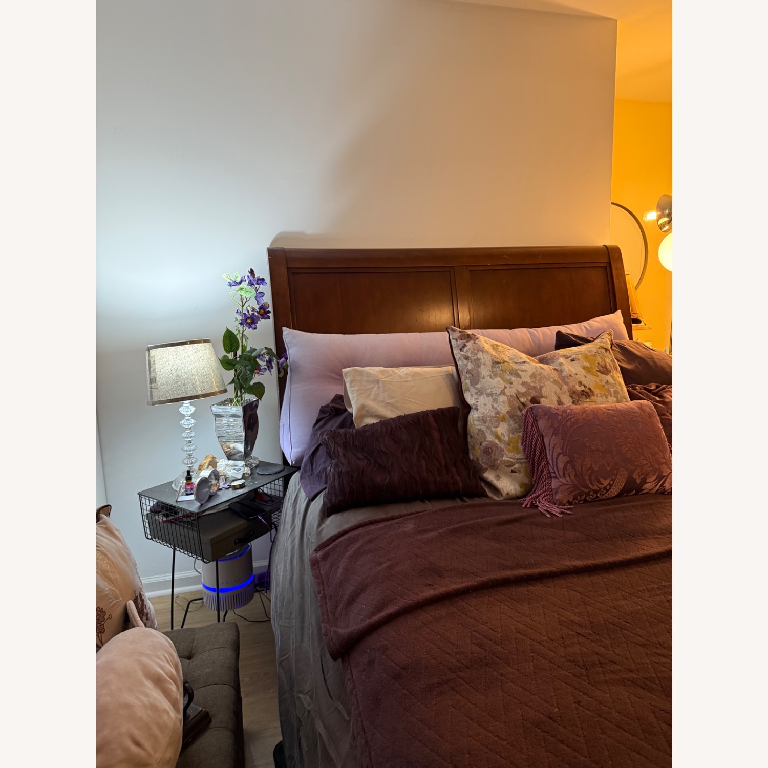 Vintage Solid Wood Sleigh Bed, Queen Size  - image-8