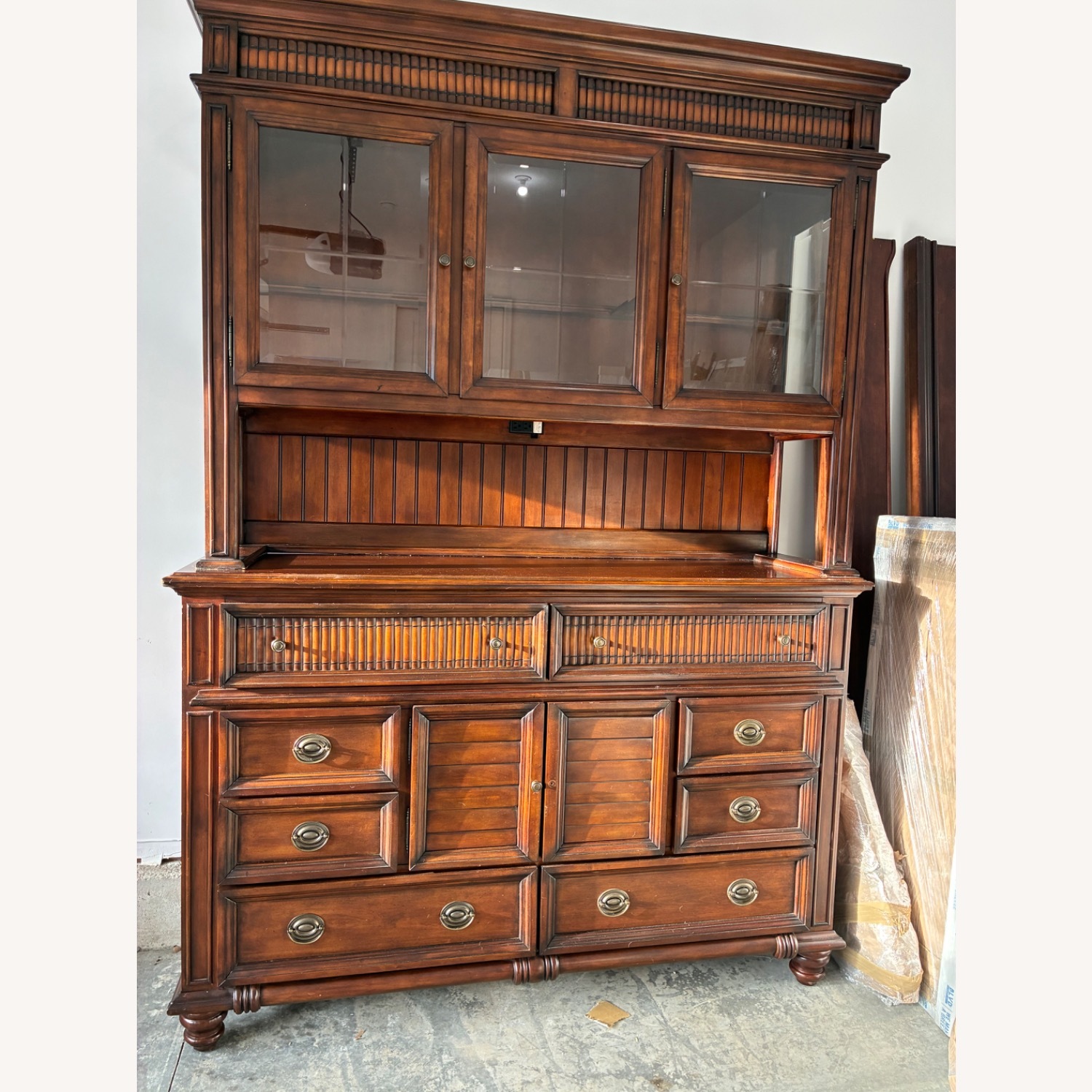 China Cabinet and Hutch  - image-4
