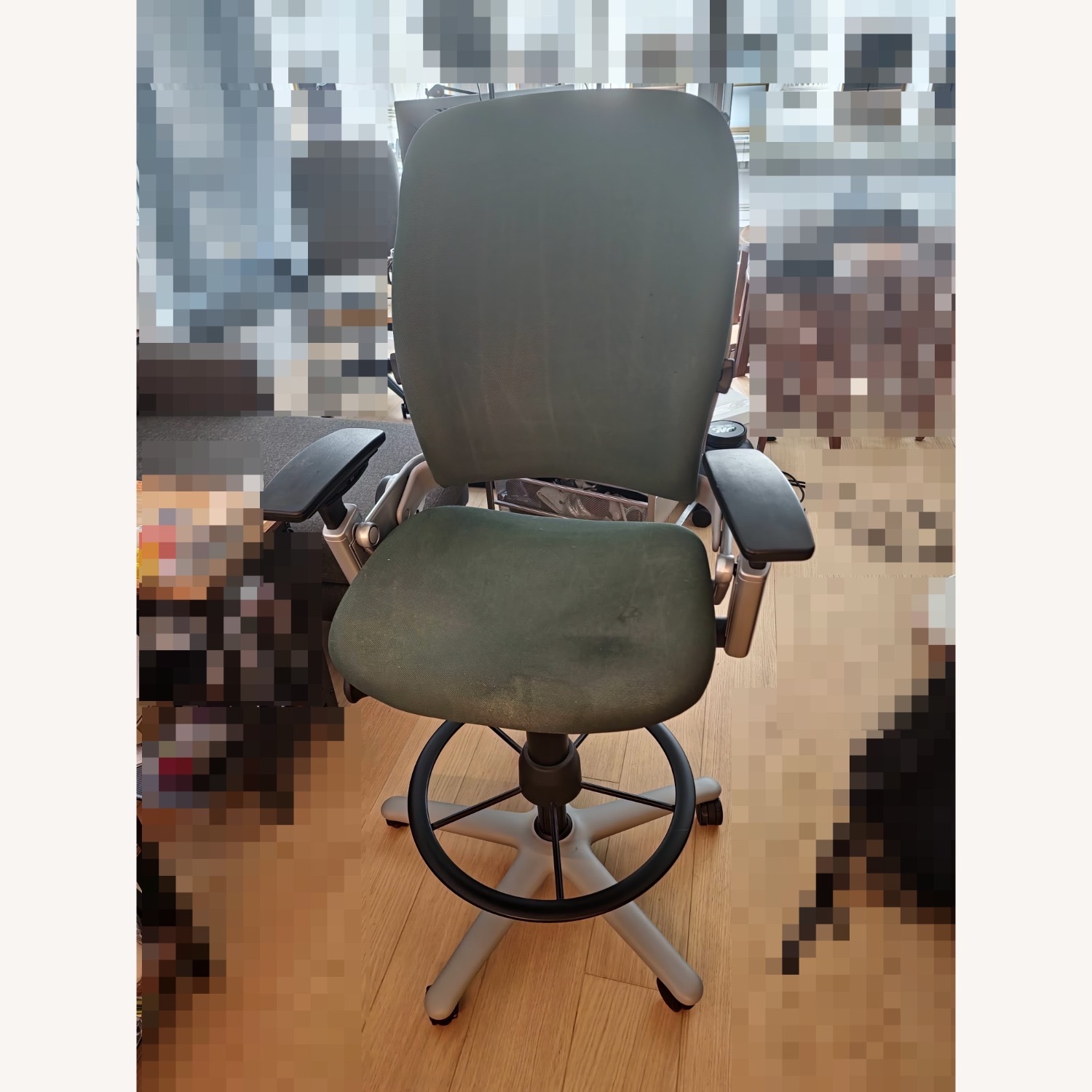 Steelcase Leap Stool - image-1