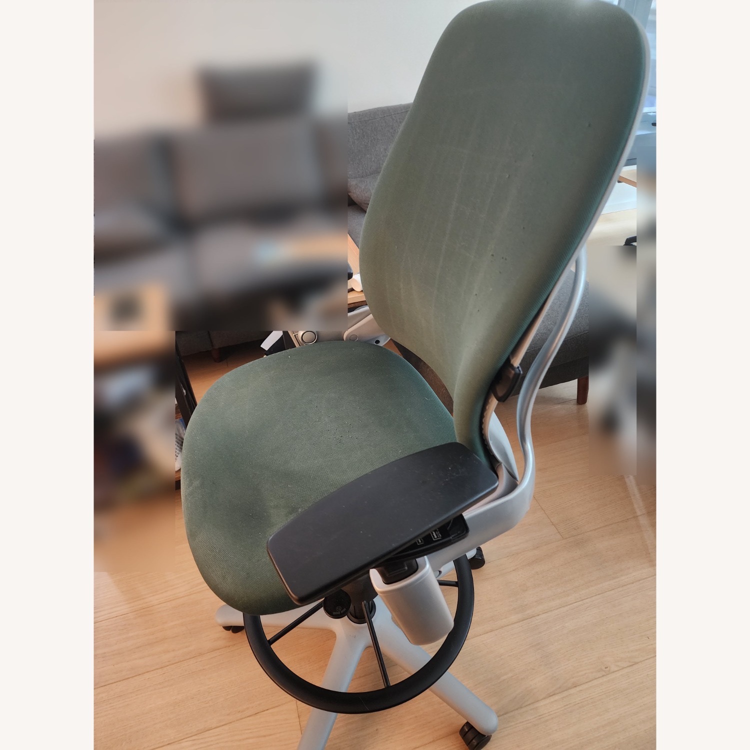 Steelcase Leap Stool - image-2