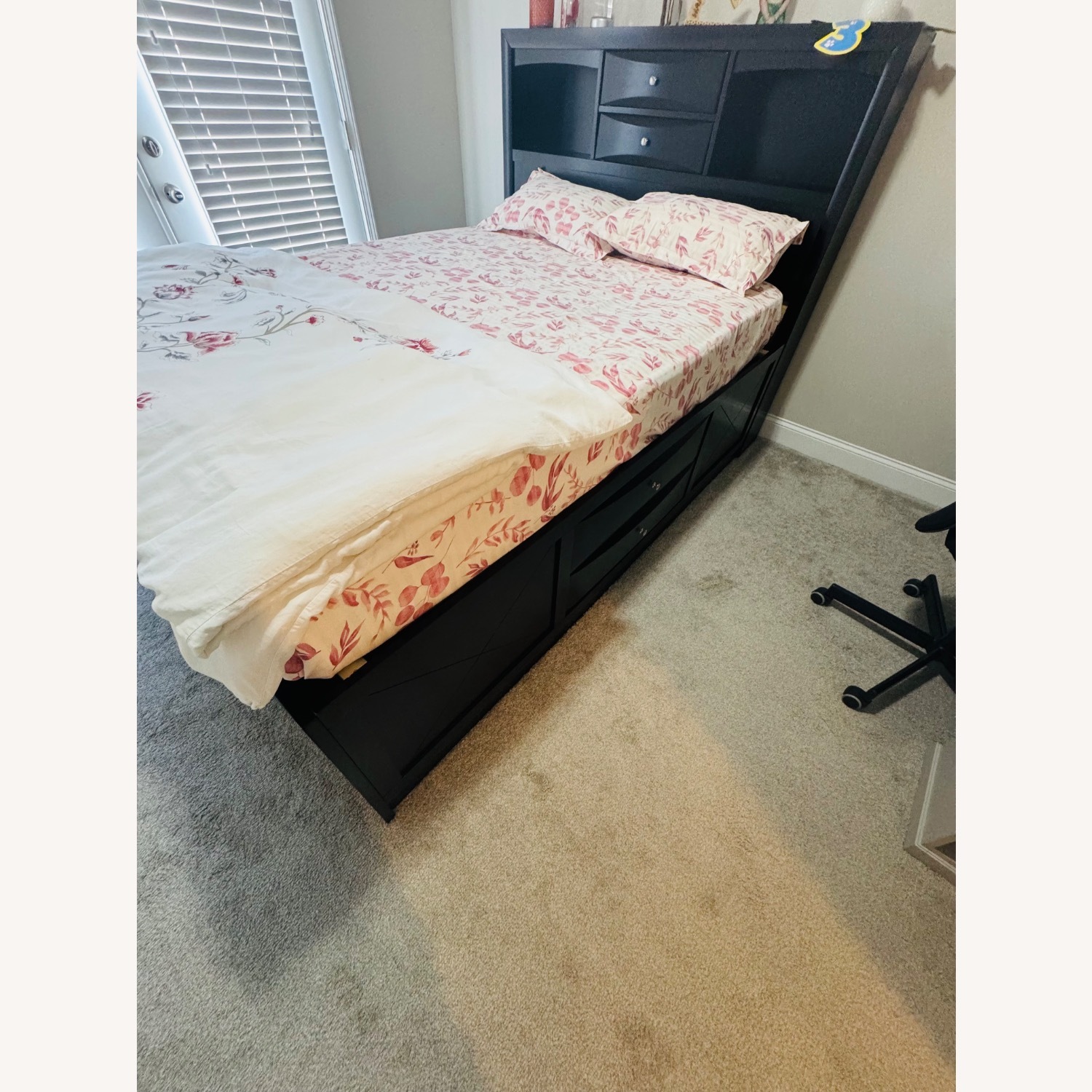 Mallery Hall Dark Brown Queen Bed - image-4