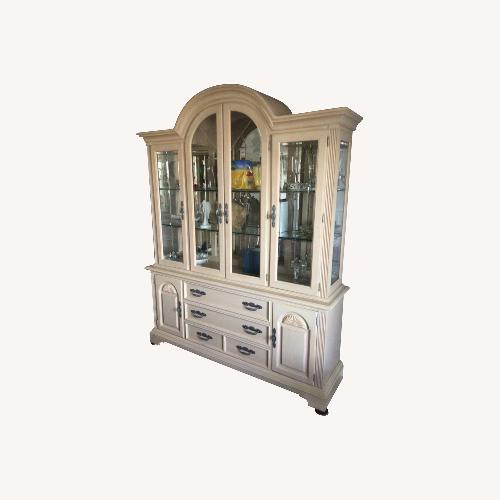 Used Stanley Endeavor China Cabinet for sale on AptDeco