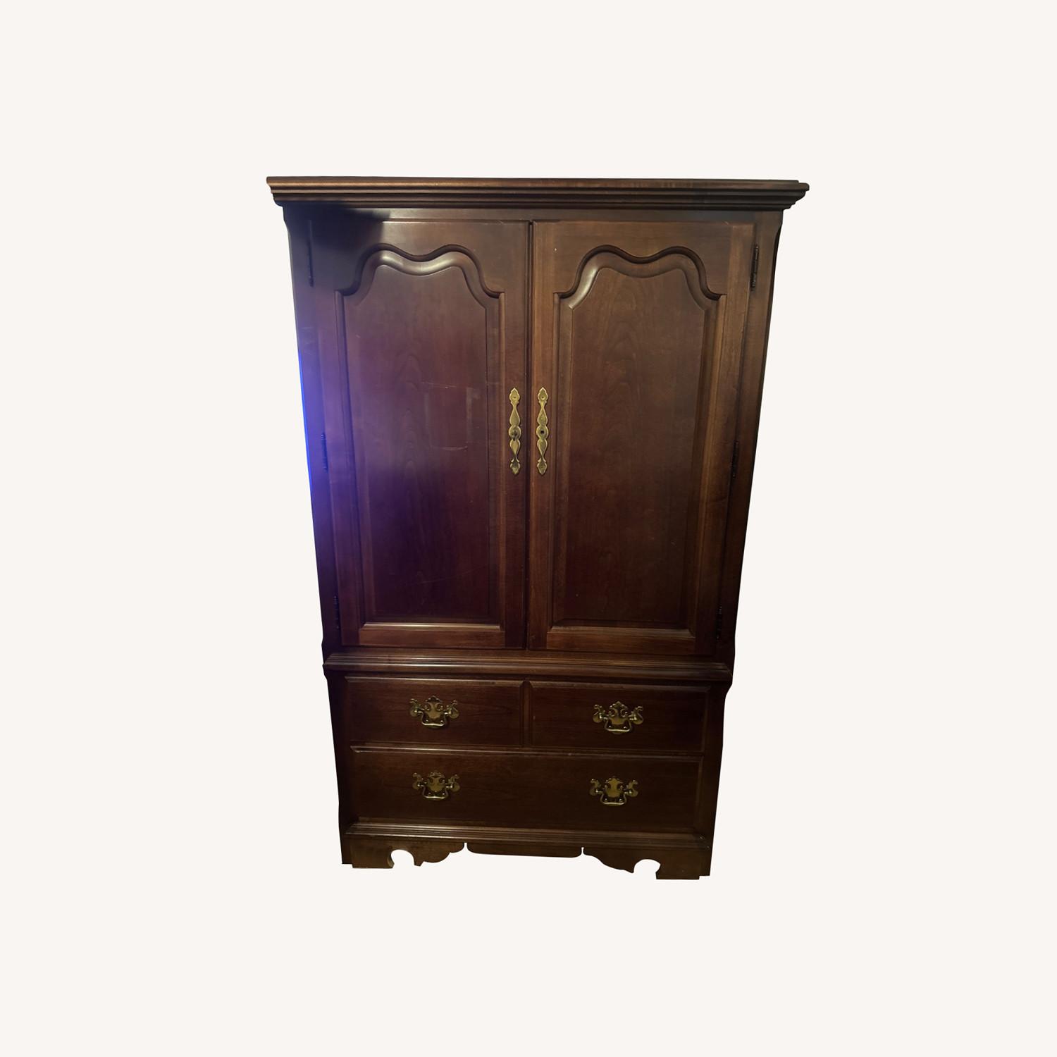 Bob's Discount Furniture Dresser - image-0