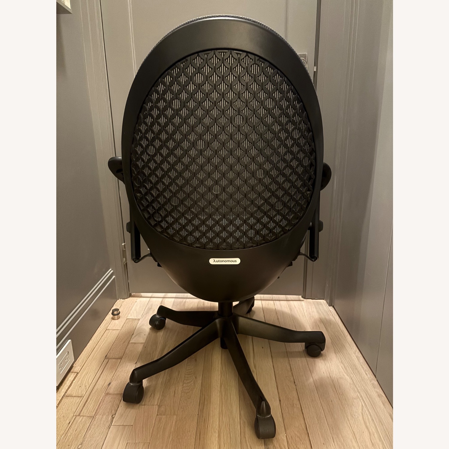 Autonomous Ergonomic Avo Office Chair - image-4