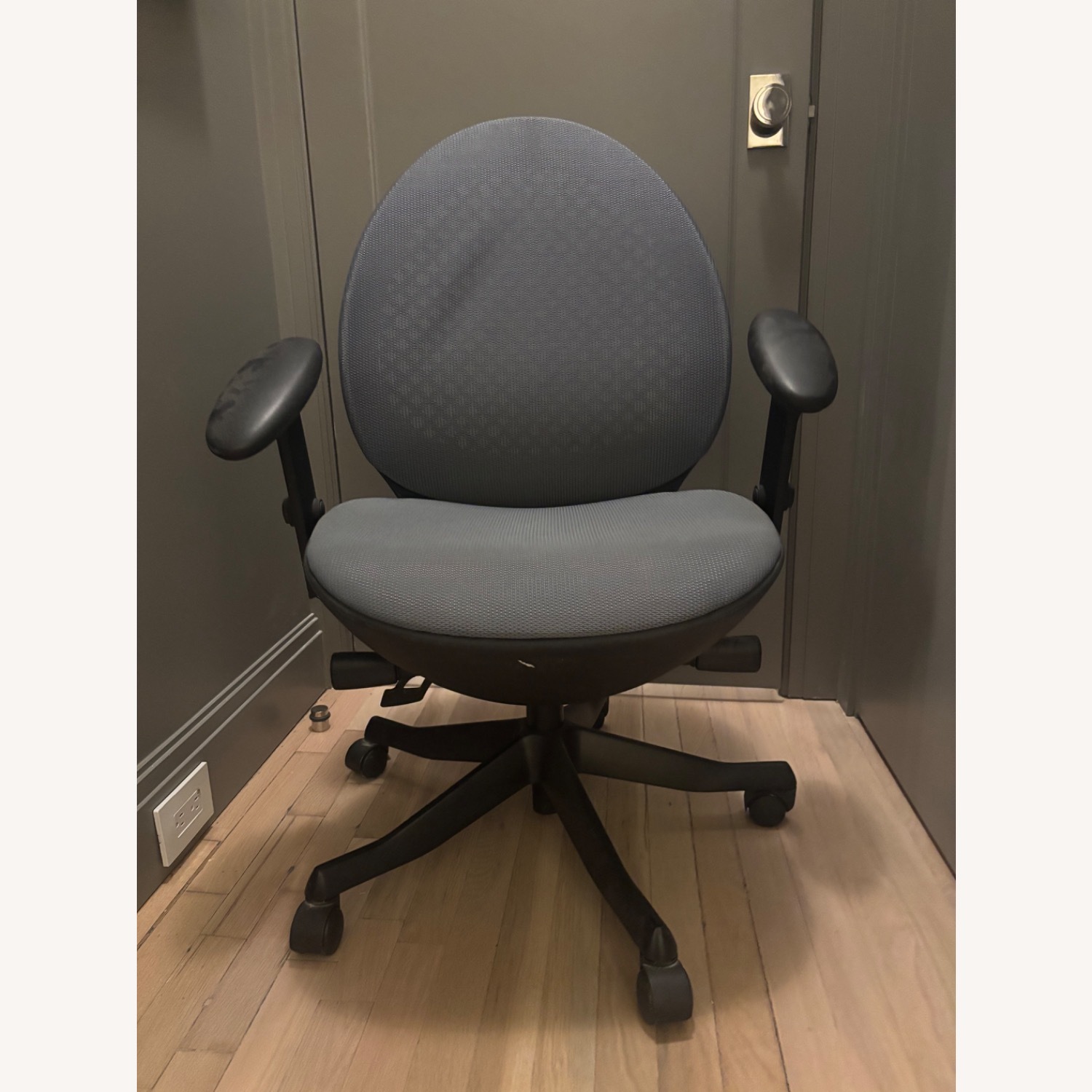 Autonomous Ergonomic Avo Office Chair - image-2