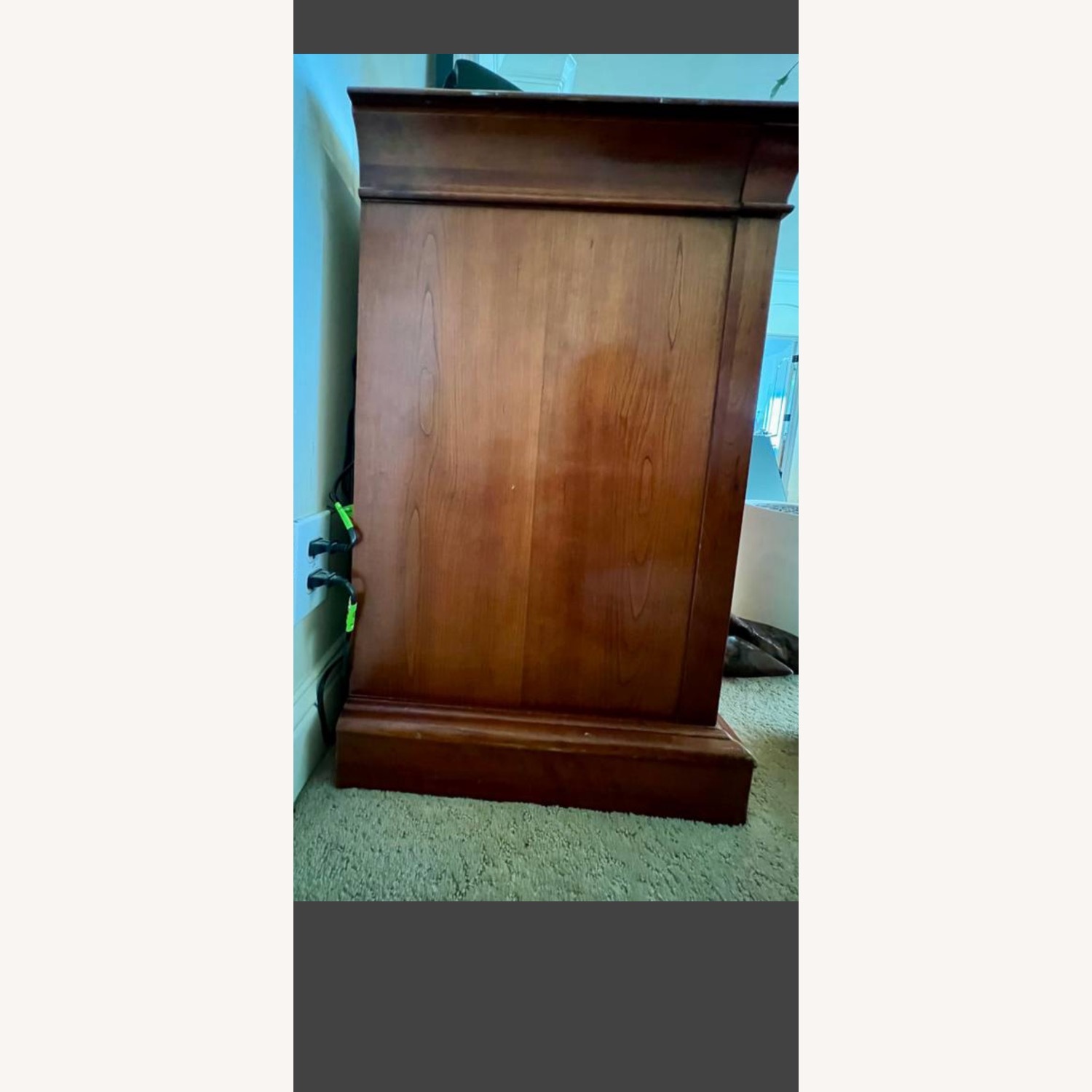 Ethan Allen Medallion 1990’s 9 Drawer Dresser - image-3