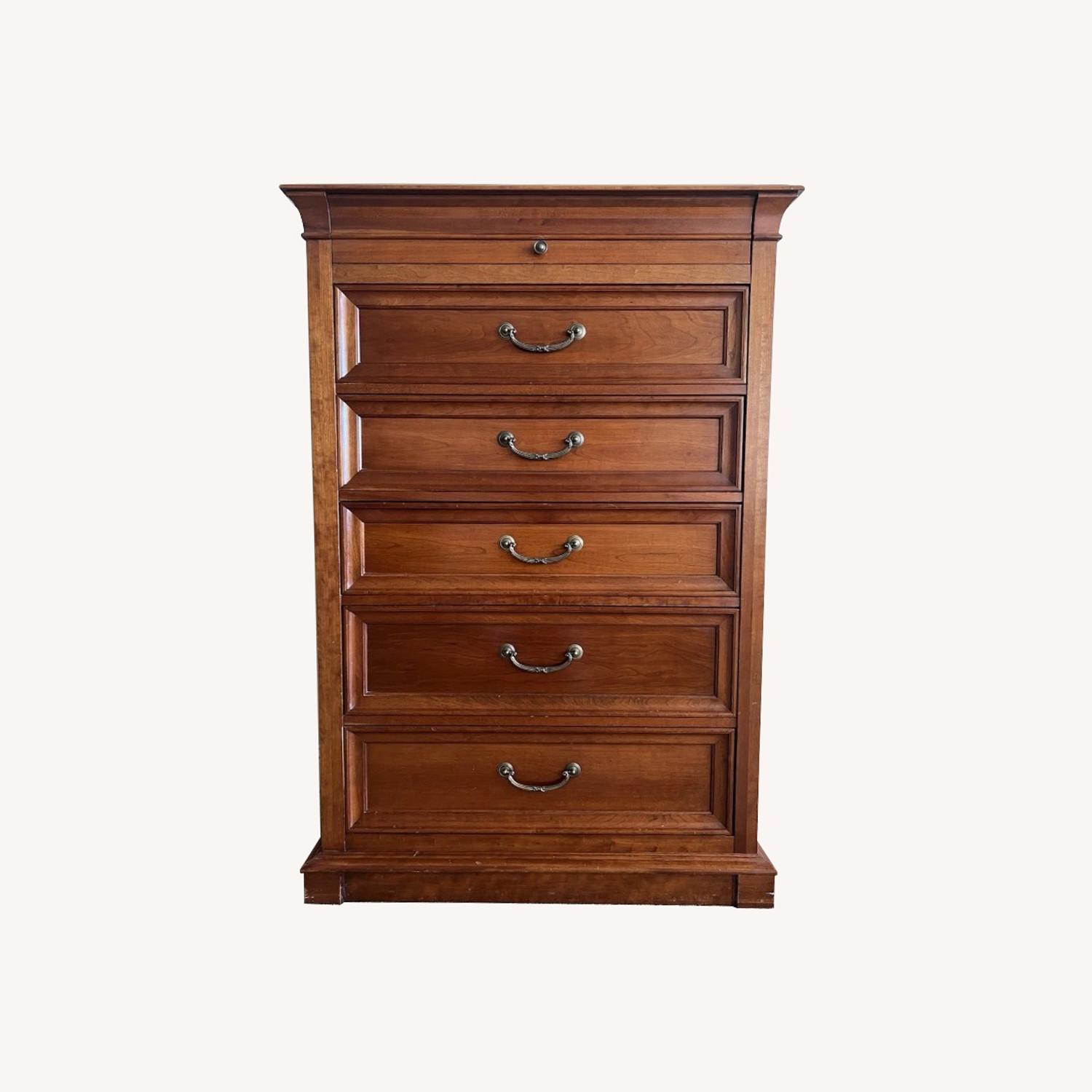 Ethan Allen Medallion Collection, Chest Dresser  - image-0