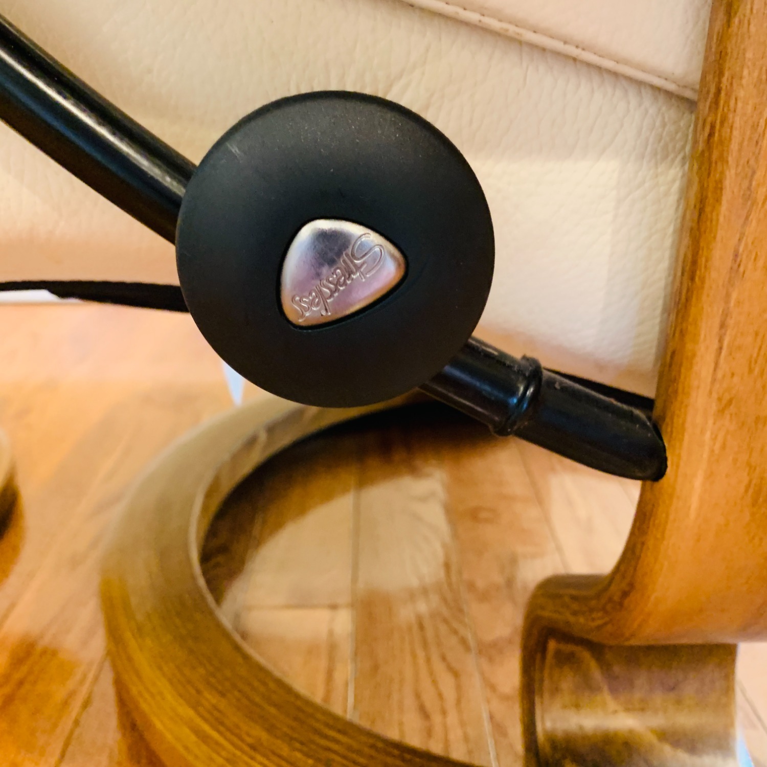 Vintage Ekornes Stressless Chair & Ottoman  - image-17