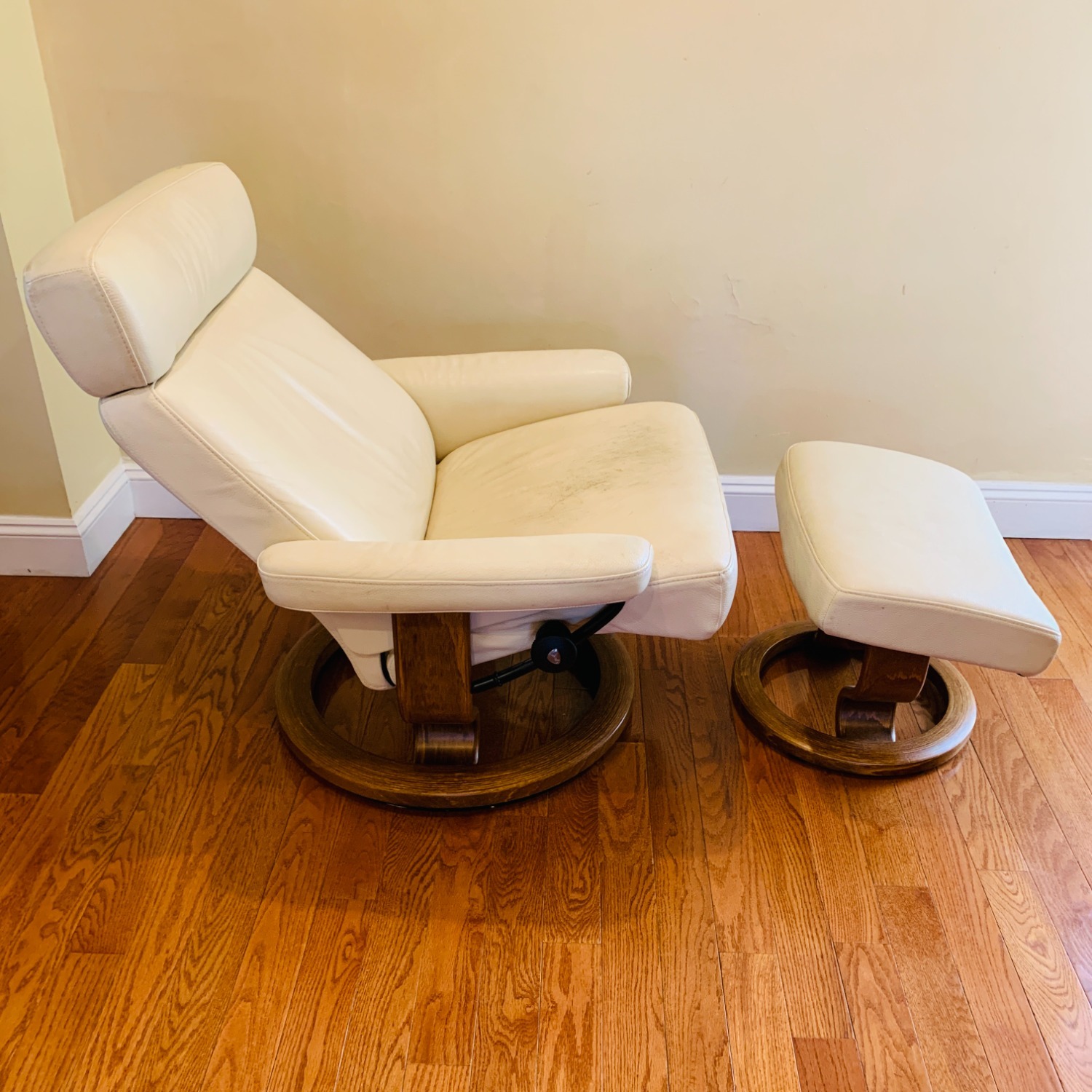 Vintage Ekornes Stressless Chair & Ottoman  - image-11