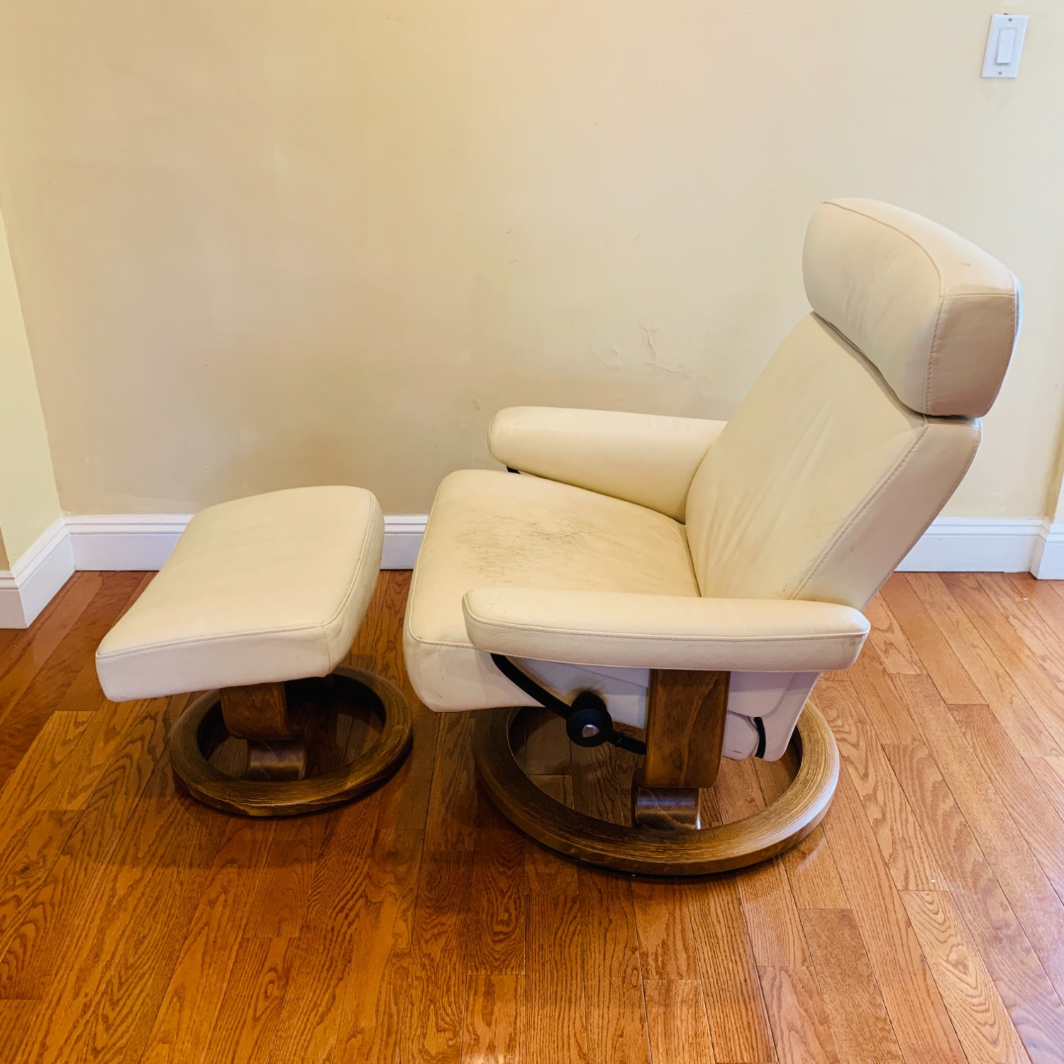 Vintage Ekornes Stressless Chair & Ottoman  - image-14