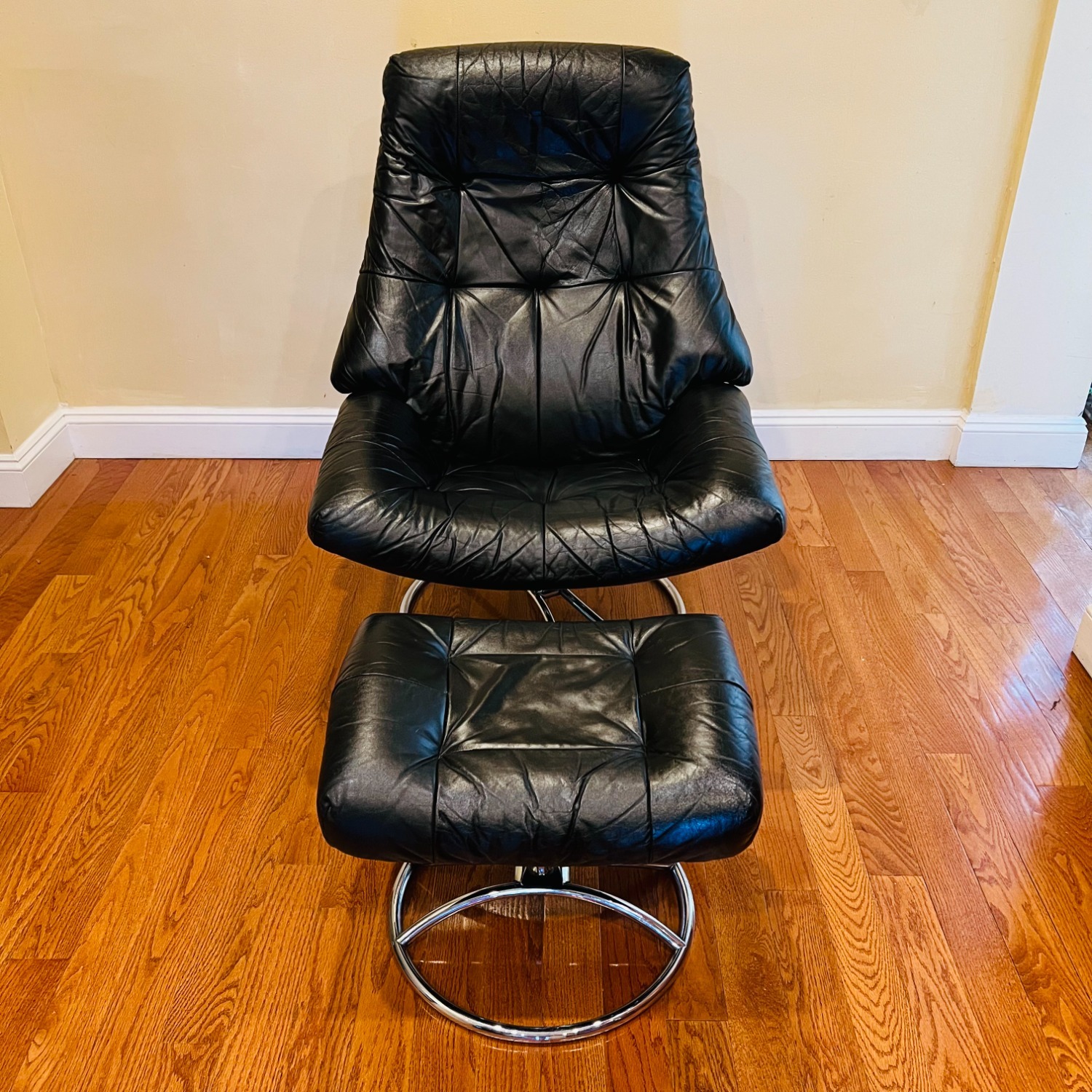 Vintage Ekornes Stressless Recliner - image-4