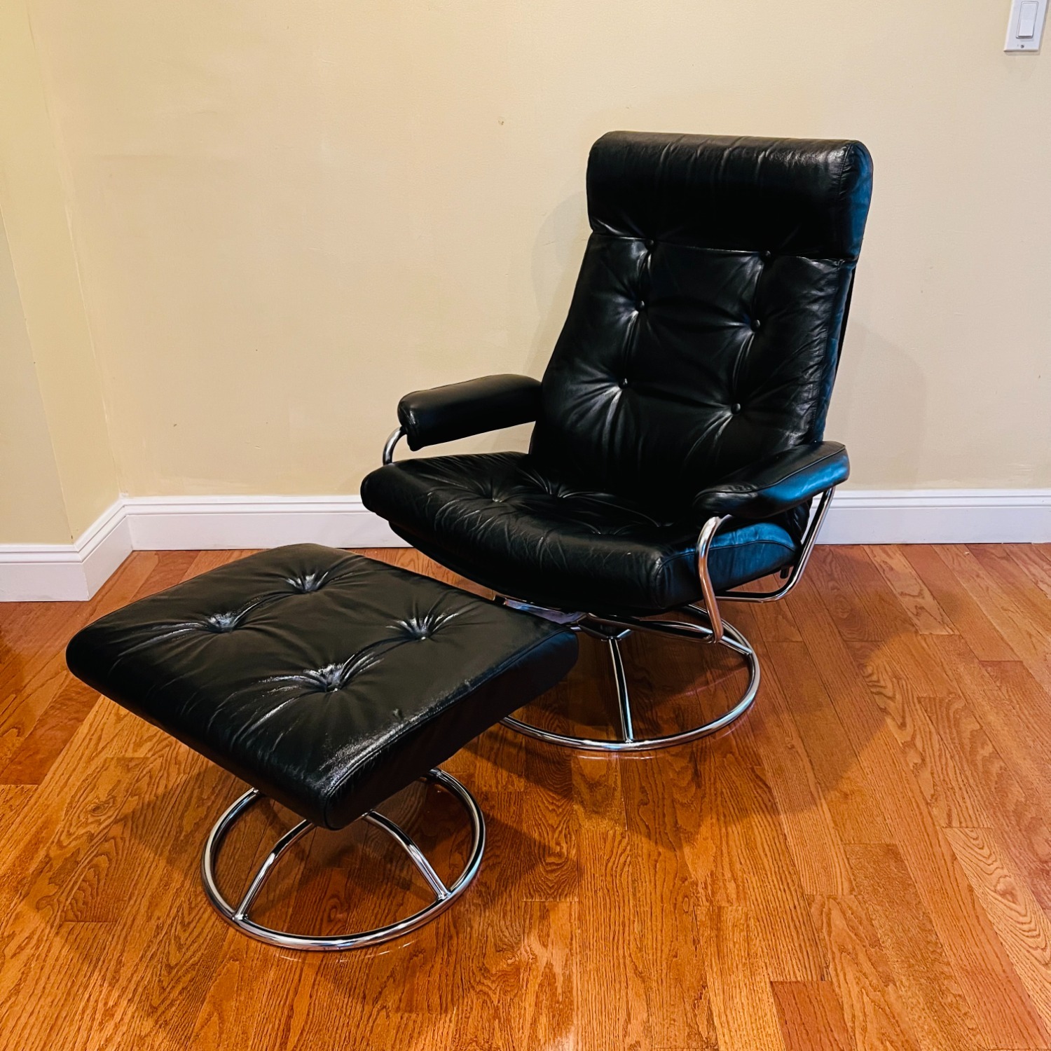 Vintage Plycraft Lounge Chair & Ottoman - image-17